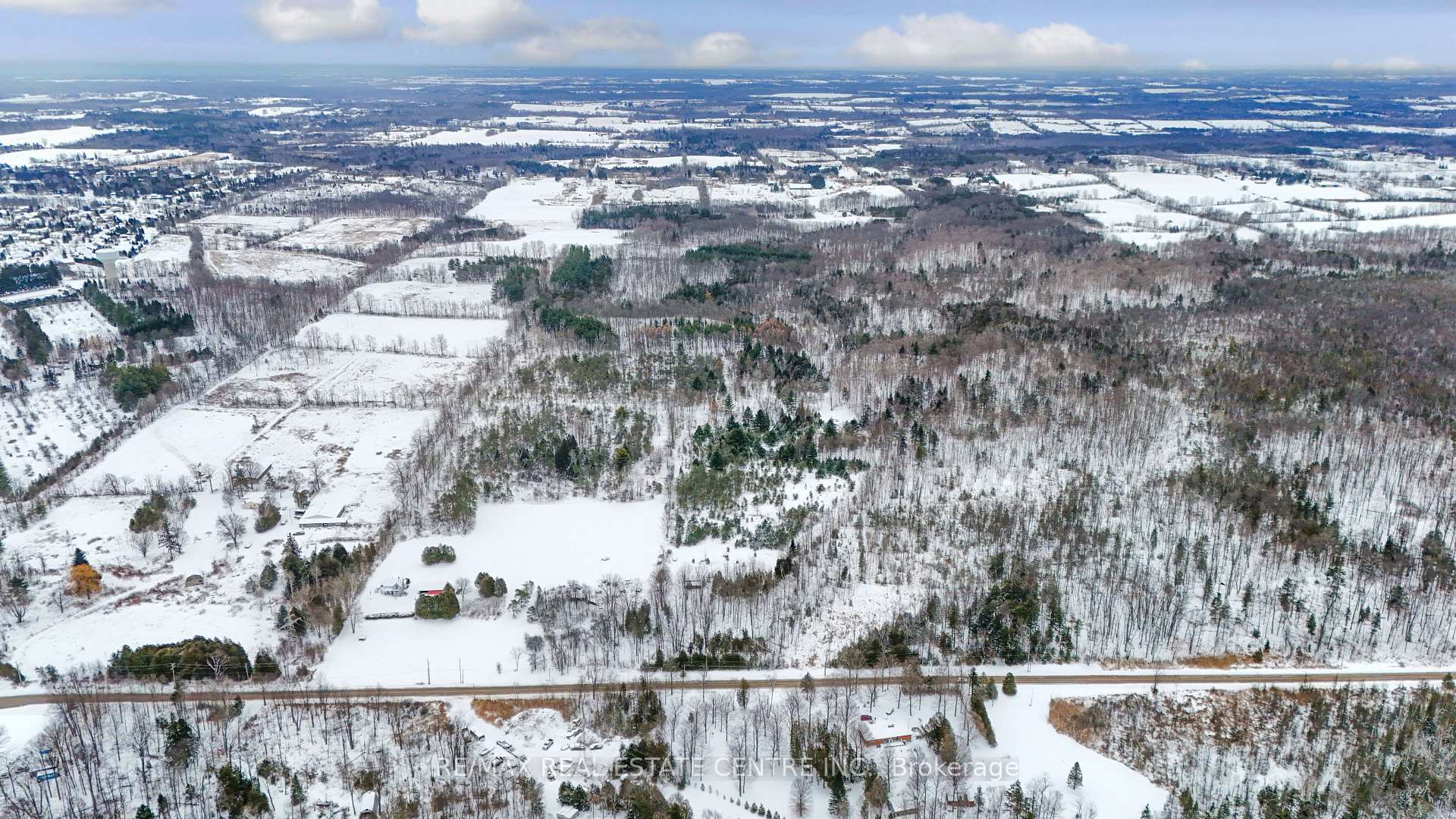 Photo 4 of 962 Concession 10 Road W, Hamilton, Rural Flamborough — HOMEH