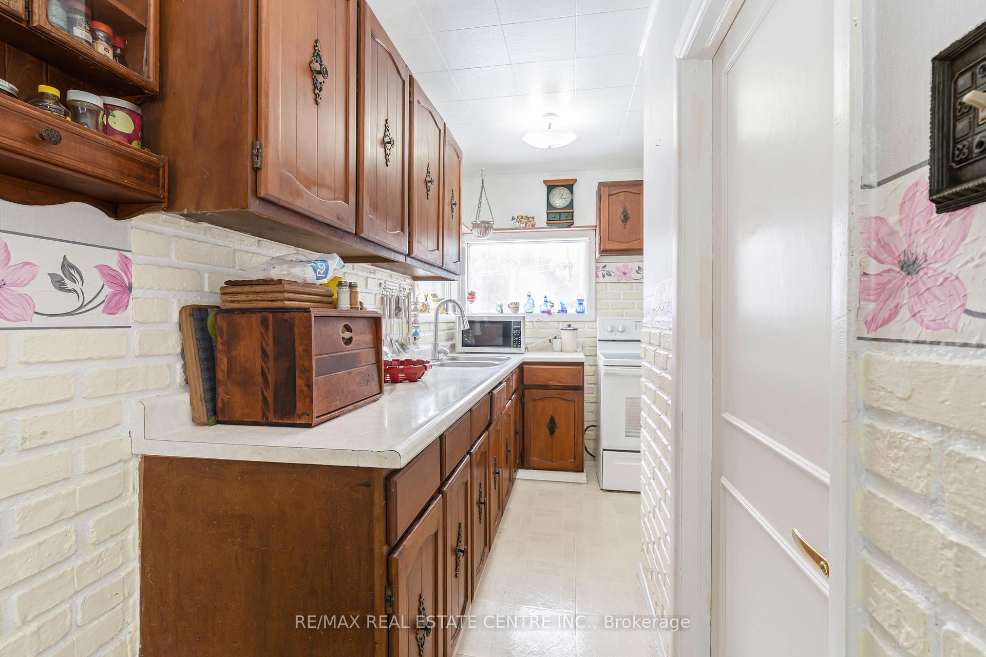 Photo 13 of 962 Concession 10 Road W, Hamilton, Rural Flamborough — HOMEH