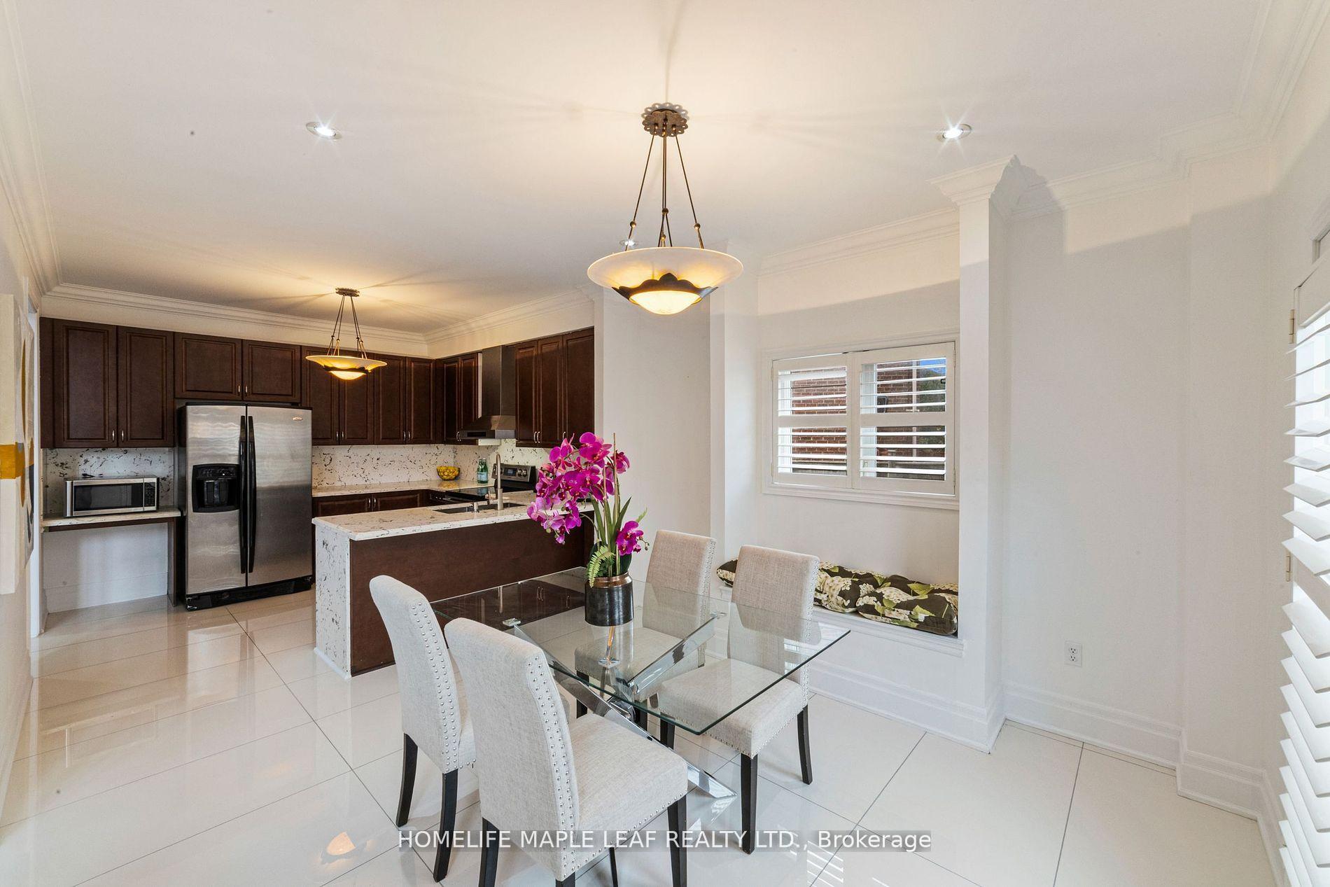 Photo 6 of 18 Regis Circle, Brampton, Vales of Castlemore North — HOMEH