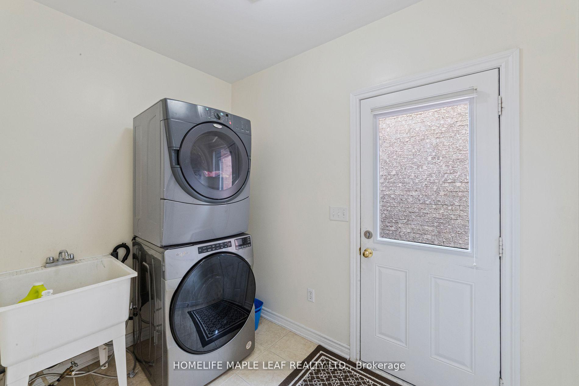 Photo 23 of 18 Regis Circle, Brampton, Vales of Castlemore North — HOMEH