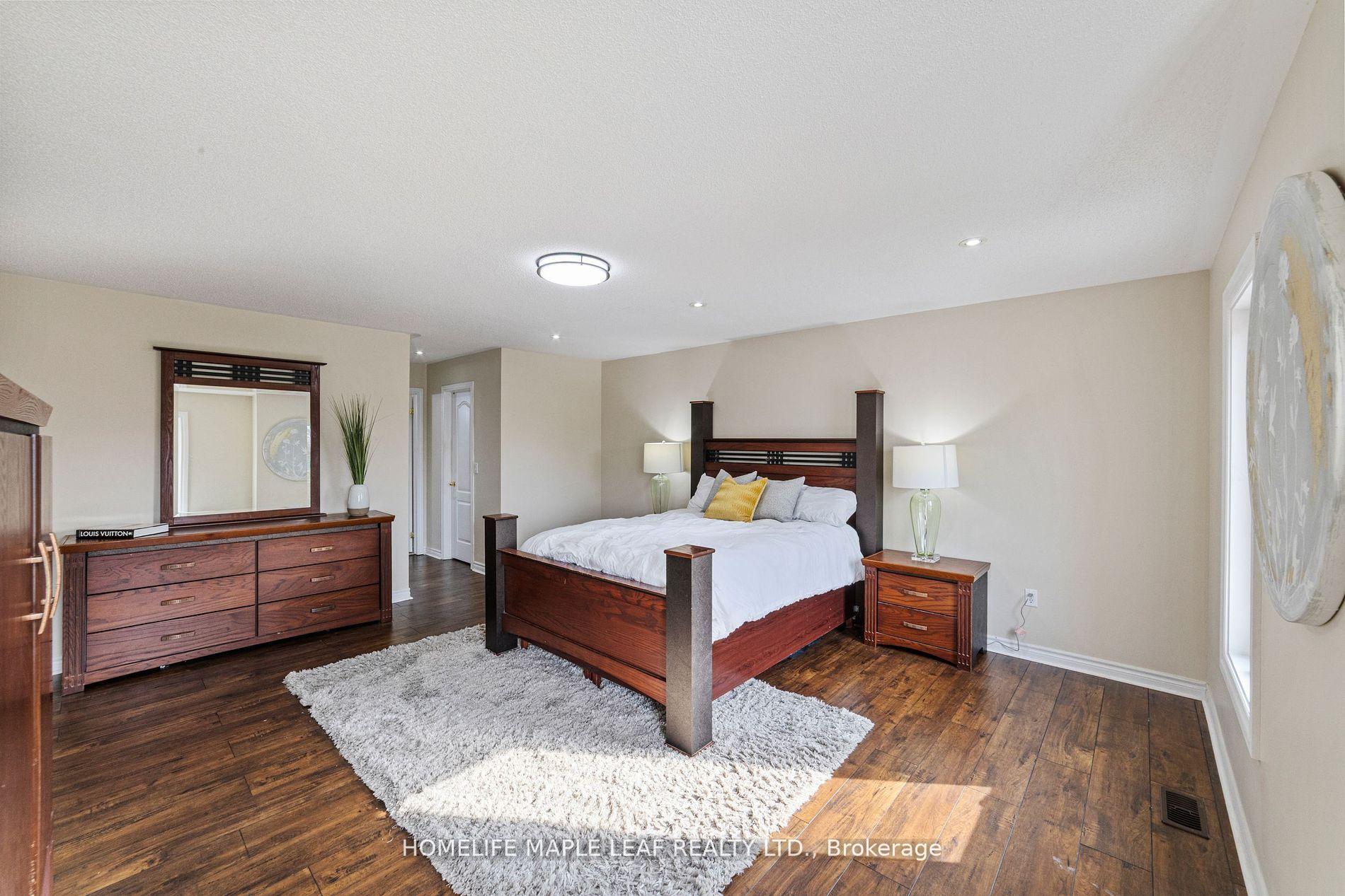 Photo 40 of 18 Regis Circle, Brampton, Vales of Castlemore North — HOMEH