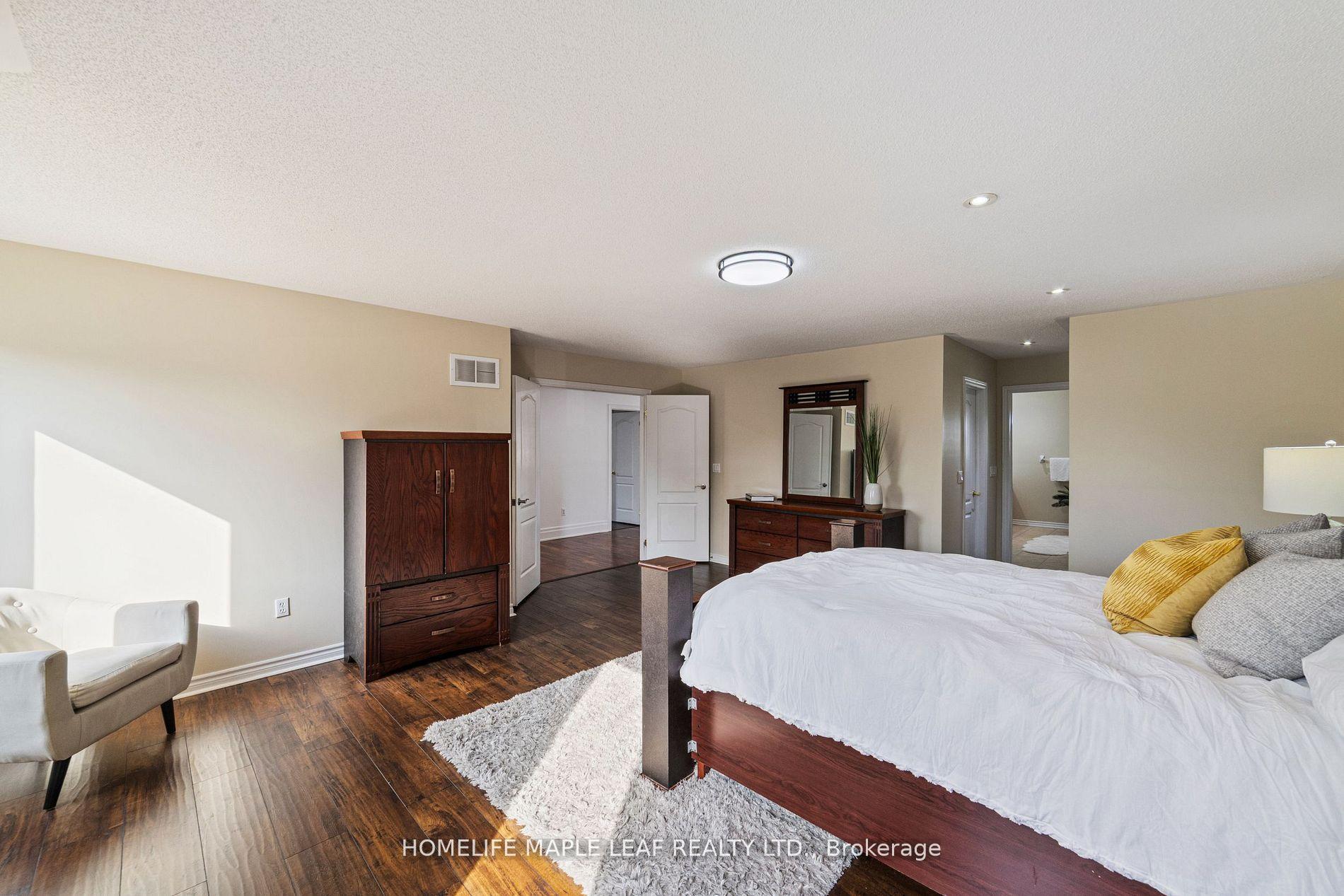 Photo 20 of 18 Regis Circle, Brampton, Vales of Castlemore North — HOMEH