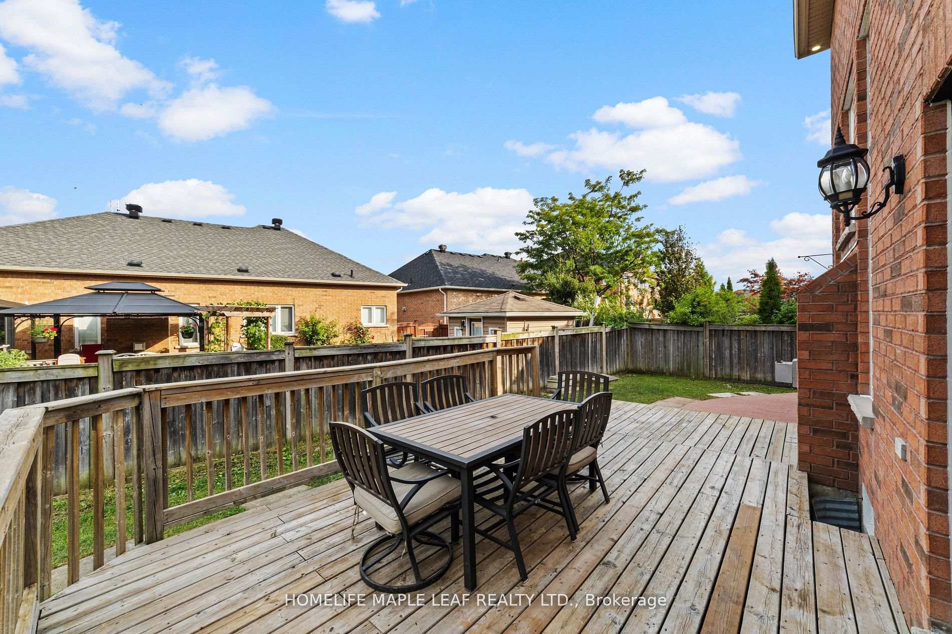 Photo 22 of 18 Regis Circle, Brampton, Vales of Castlemore North — HOMEH