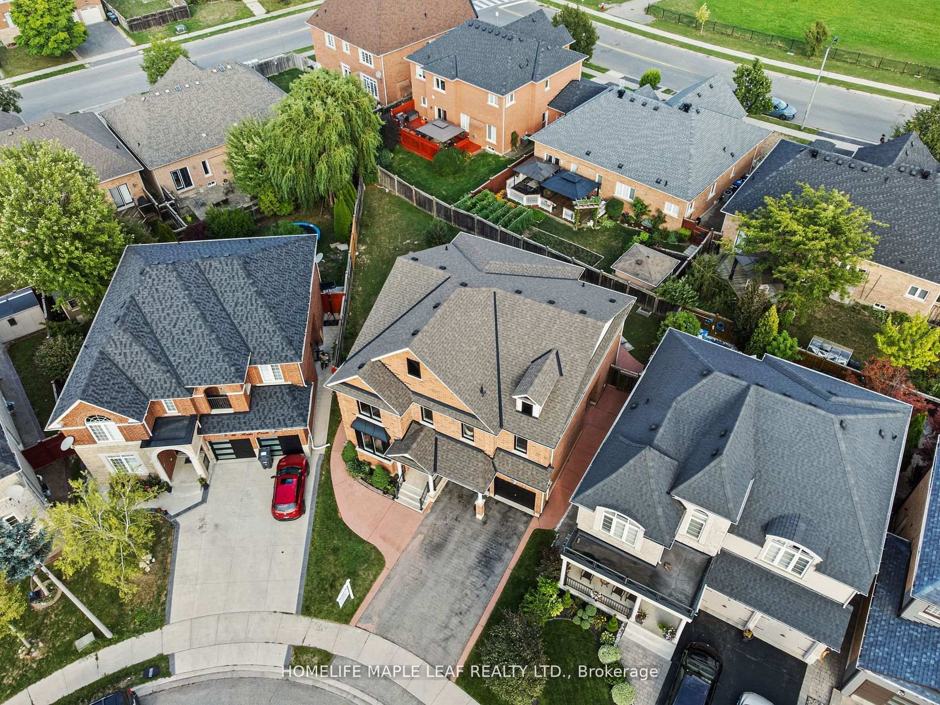 Photo 35 of 18 Regis Circle, Brampton, Vales of Castlemore North — HOMEH