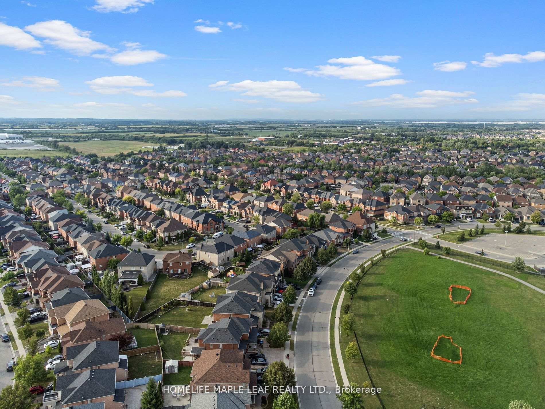 Photo 46 of 18 Regis Circle, Brampton, Vales of Castlemore North — HOMEH