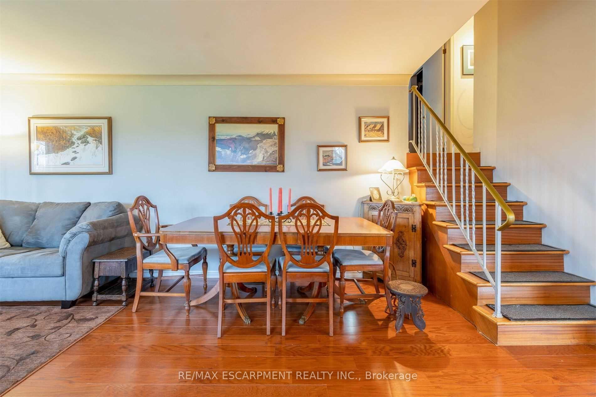 Photo 15 of 183 Main Street S, Brant, Paris — HOMEH