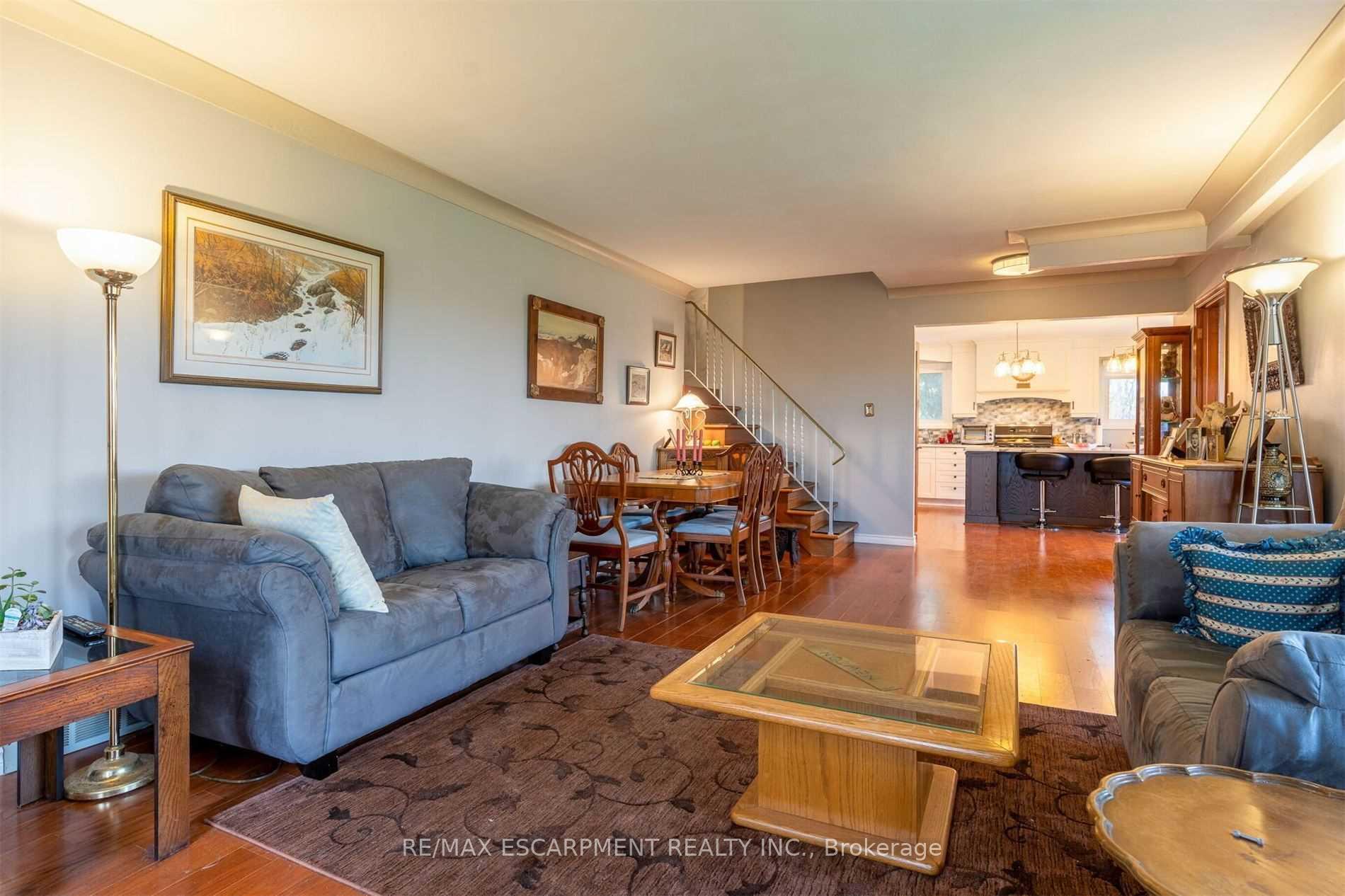Photo 17 of 183 Main Street S, Brant, Paris — HOMEH