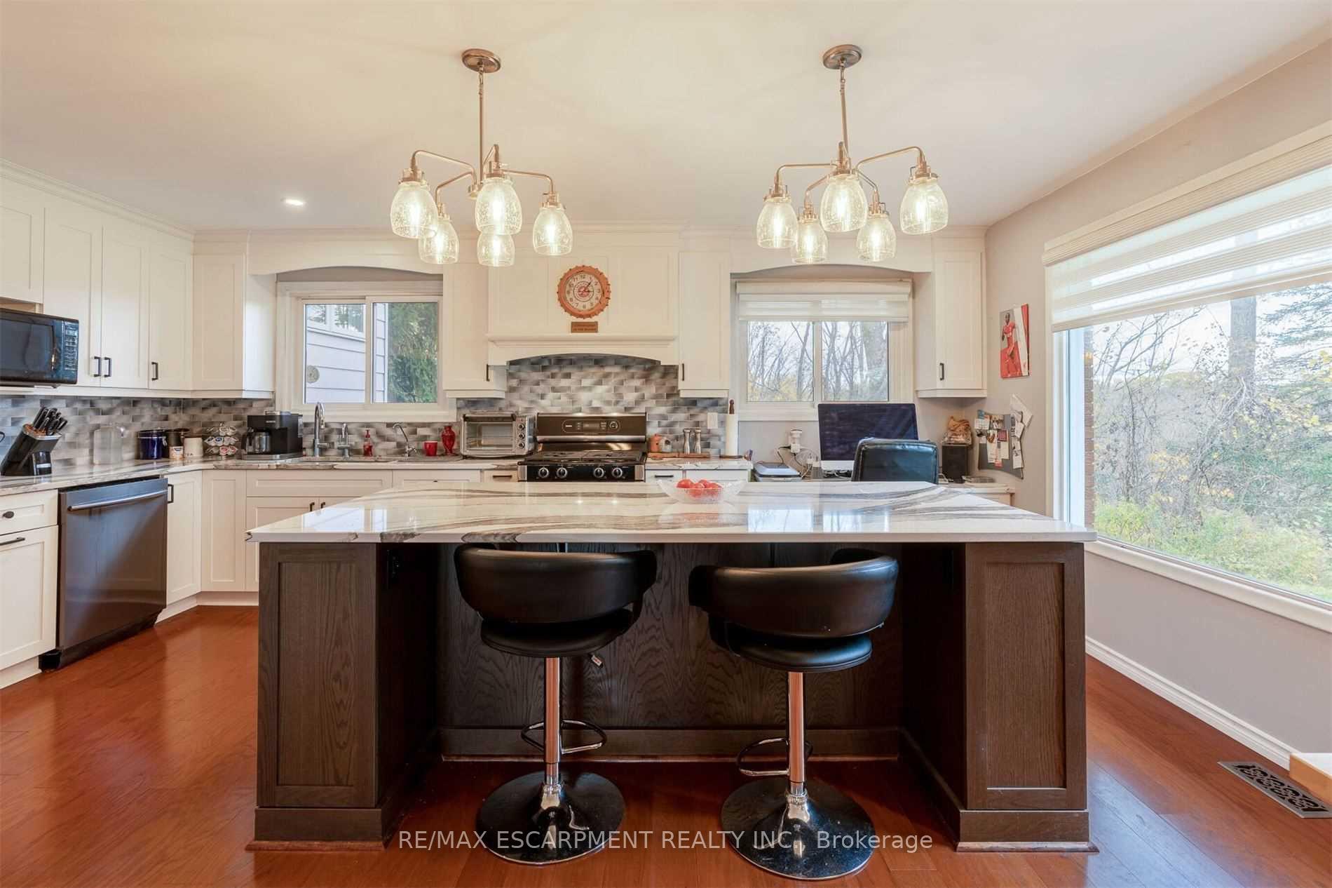 Photo 19 of 183 Main Street S, Brant, Paris — HOMEH
