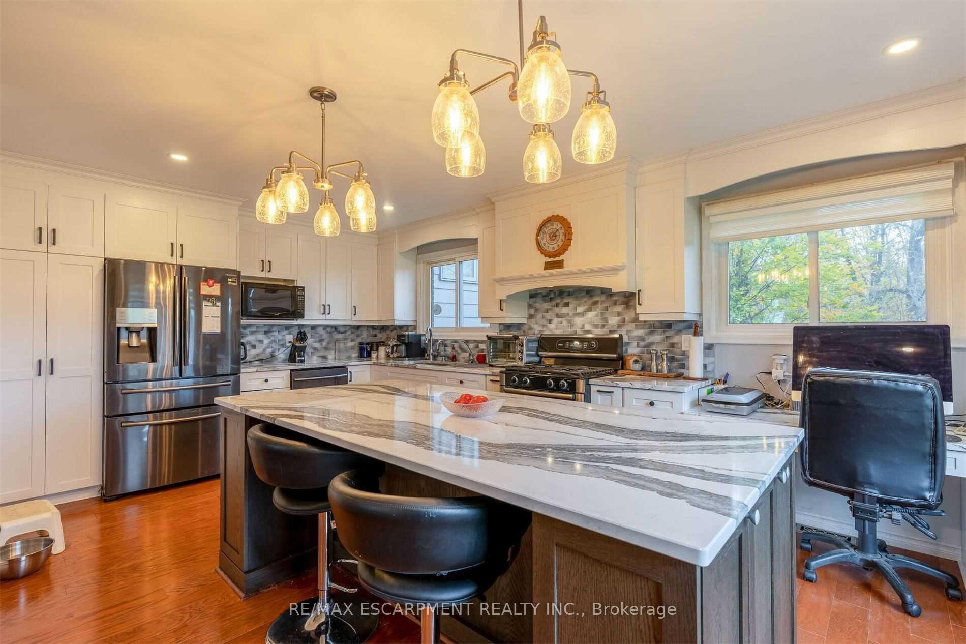 Photo 23 of 183 Main Street S, Brant, Paris — HOMEH
