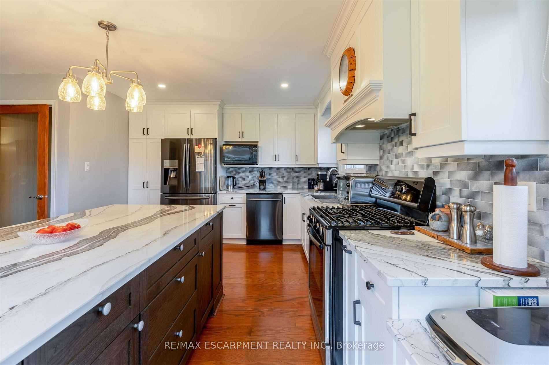 Photo 25 of 183 Main Street S, Brant, Paris — HOMEH
