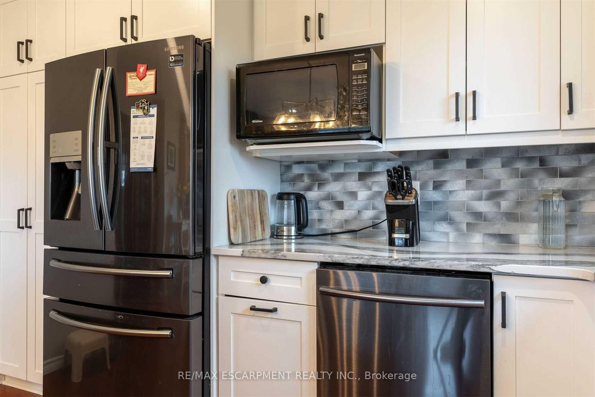 Photo 26 of 183 Main Street S, Brant, Paris — HOMEH