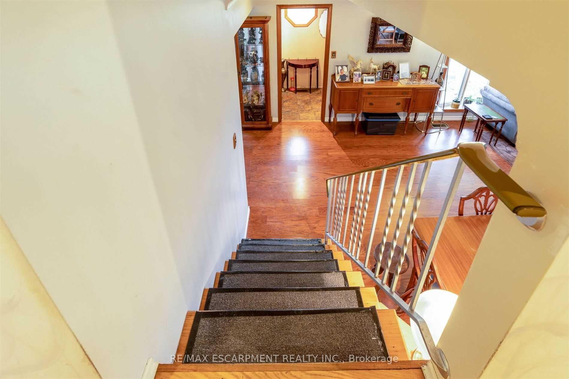 Photo 28 of 183 Main Street S, Brant, Paris — HOMEH
