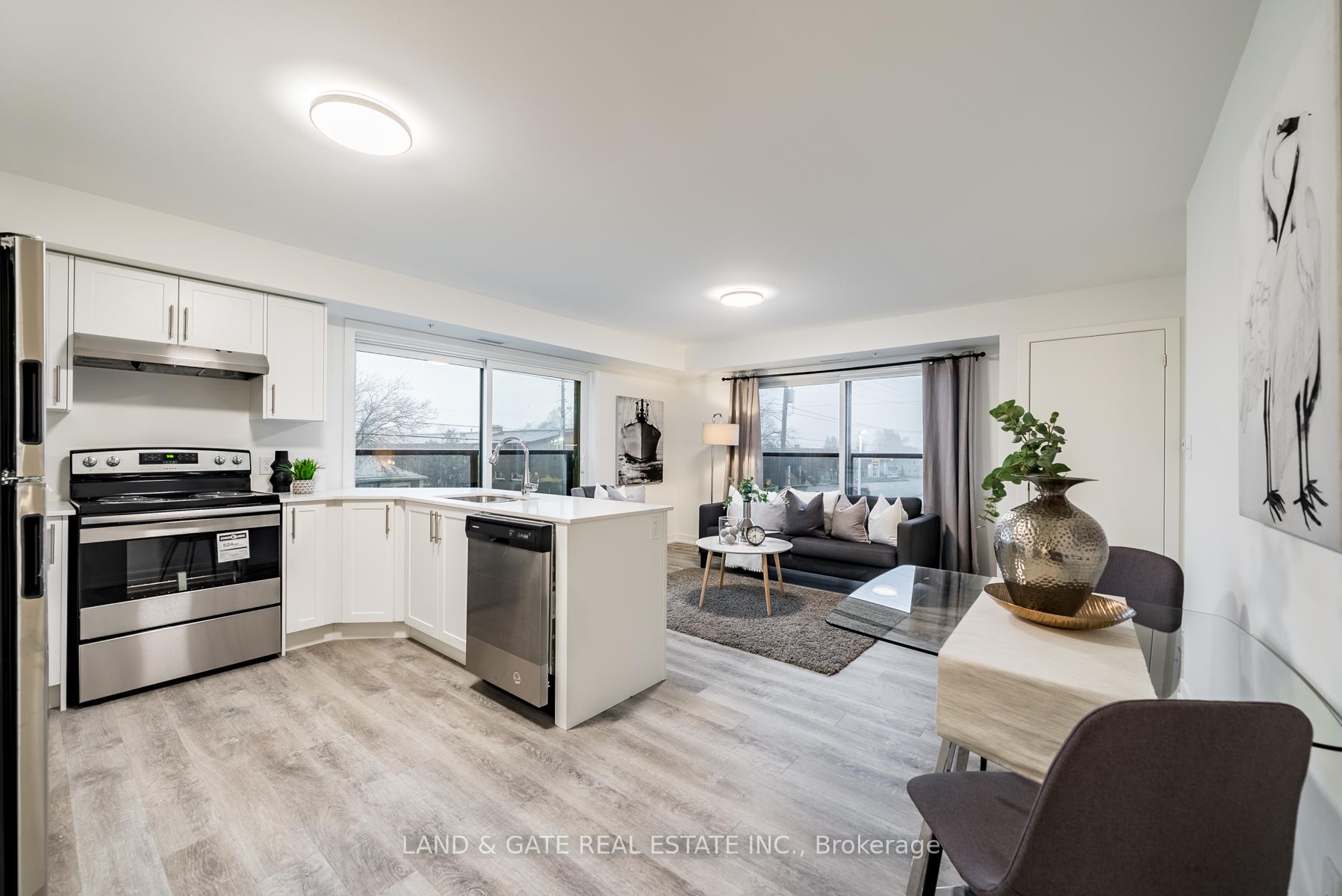 Photo 5 of Unit 612, 976 Simcoe Street N, Oshawa, Centennial — HOMEH