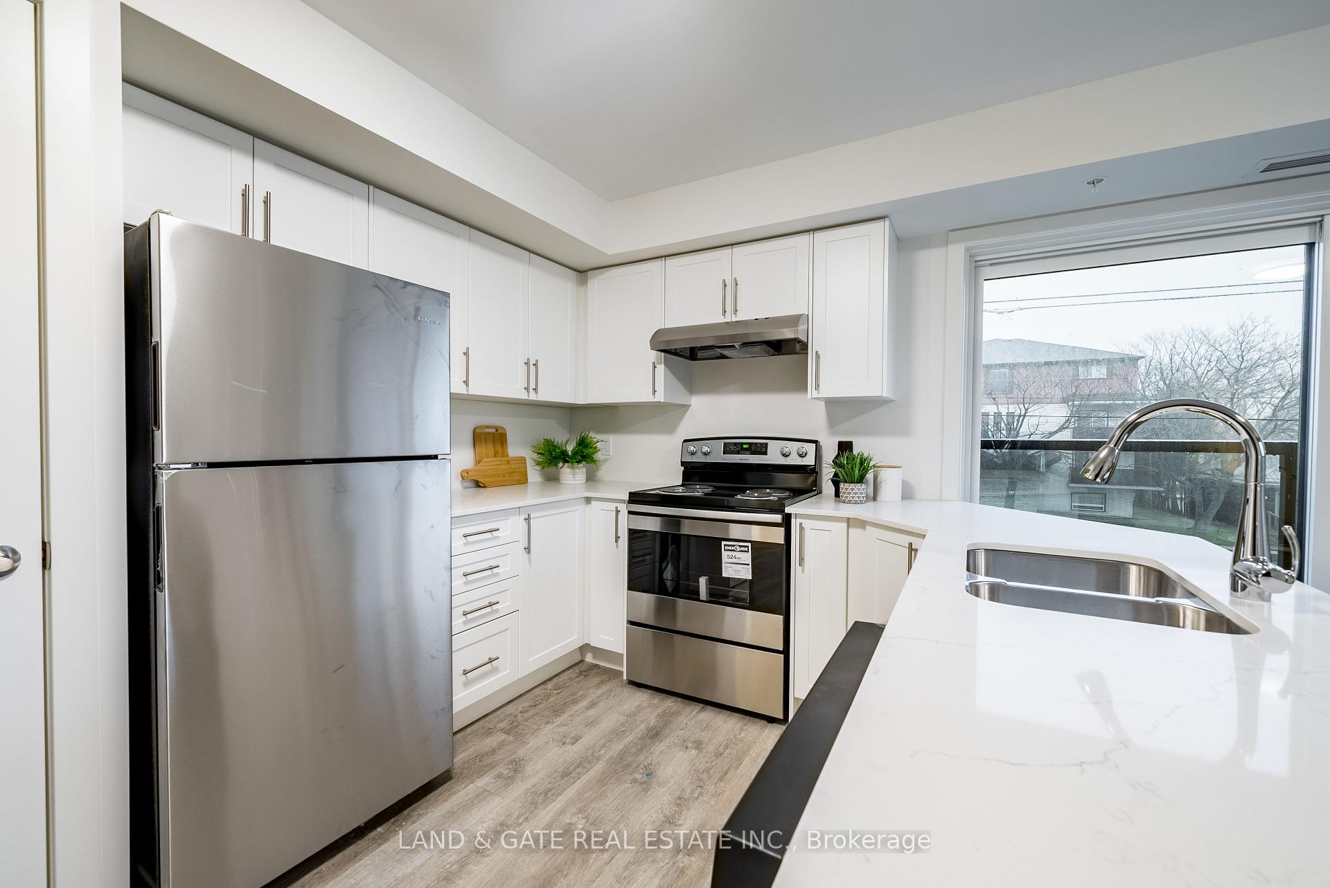 Photo 9 of Unit 612, 976 Simcoe Street N, Oshawa, Centennial — HOMEH