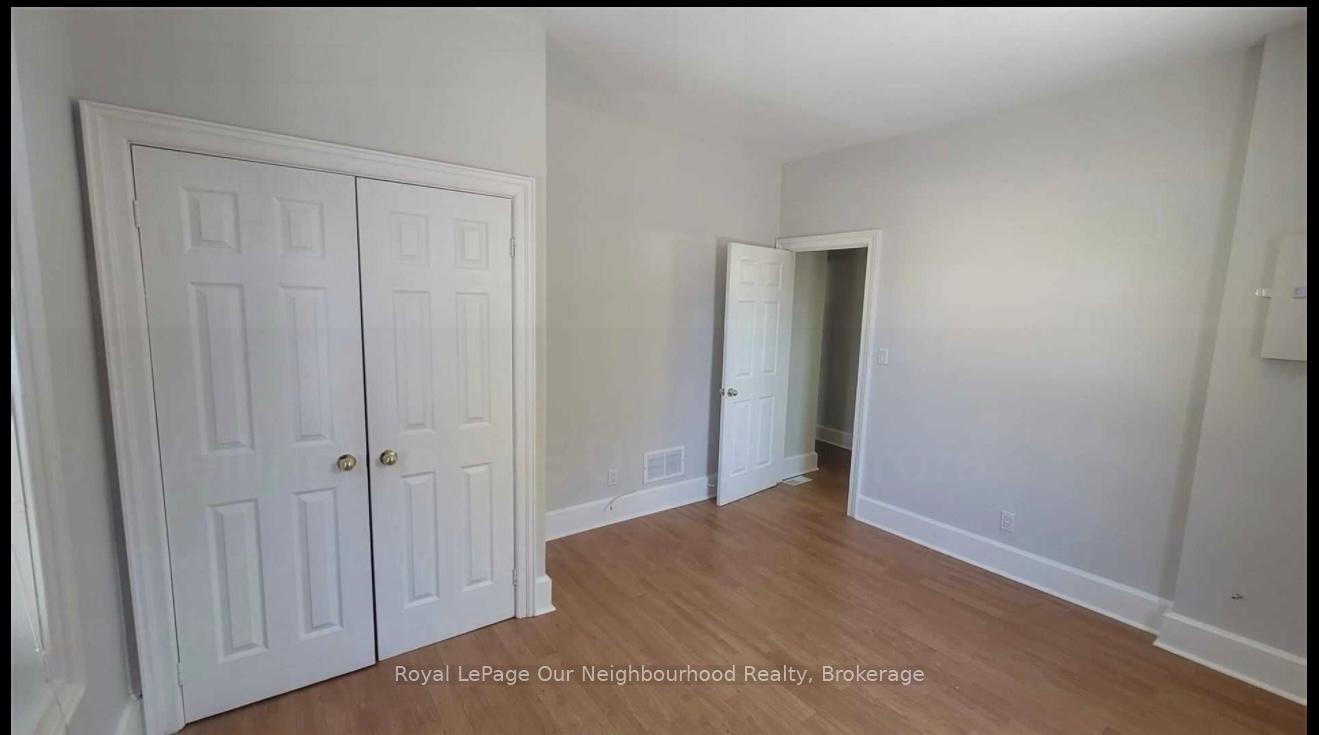 Photo 3 of Unit Unit B, 81 Wellington Street, Aurora, Aurora Village — HOMEH