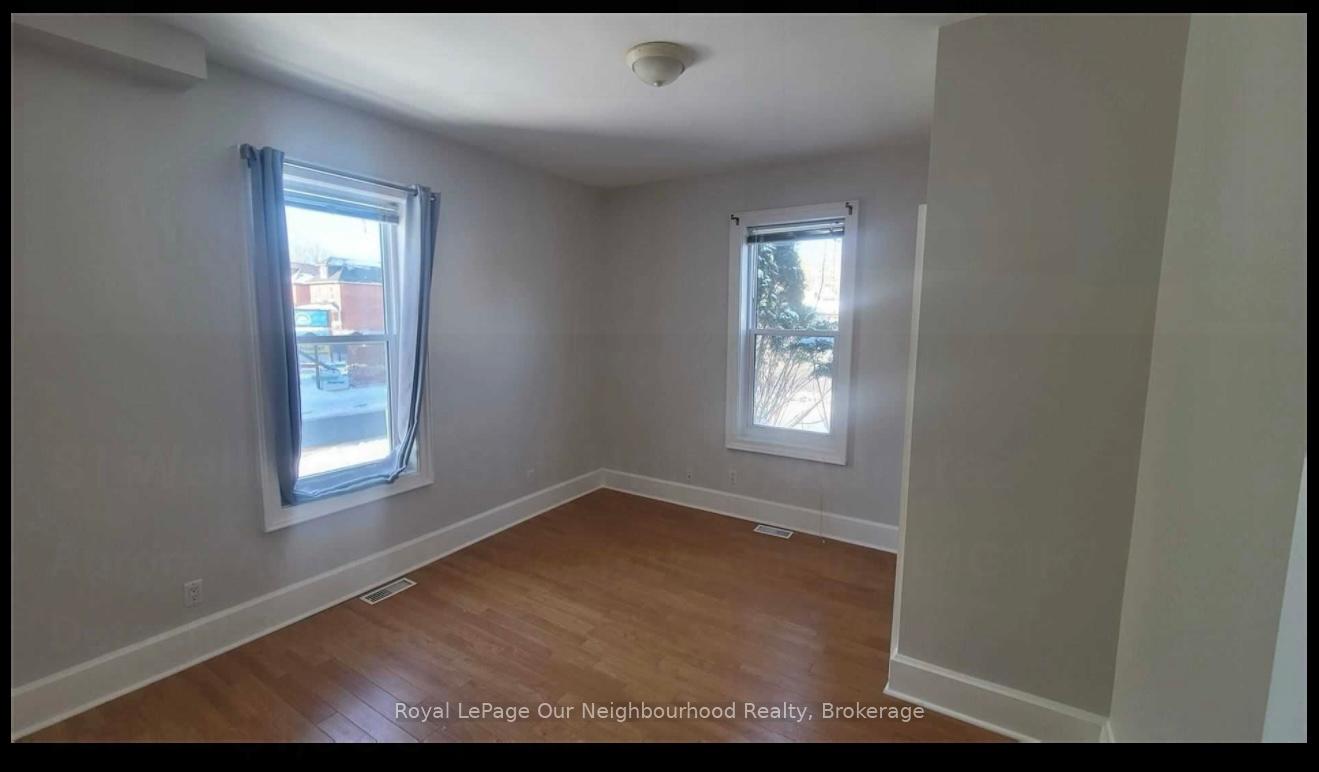 Photo 5 of Unit Unit B, 81 Wellington Street, Aurora, Aurora Village — HOMEH