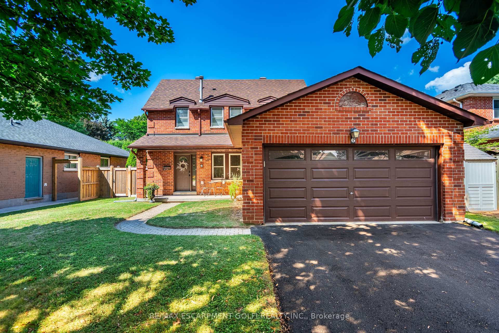 Photo 9 of 6 Lilac Court, Hamilton, Ancaster — HOMEH