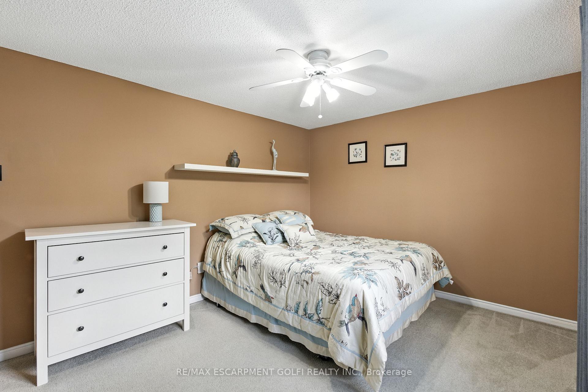 Photo 31 of 6 Lilac Court, Hamilton, Ancaster — HOMEH