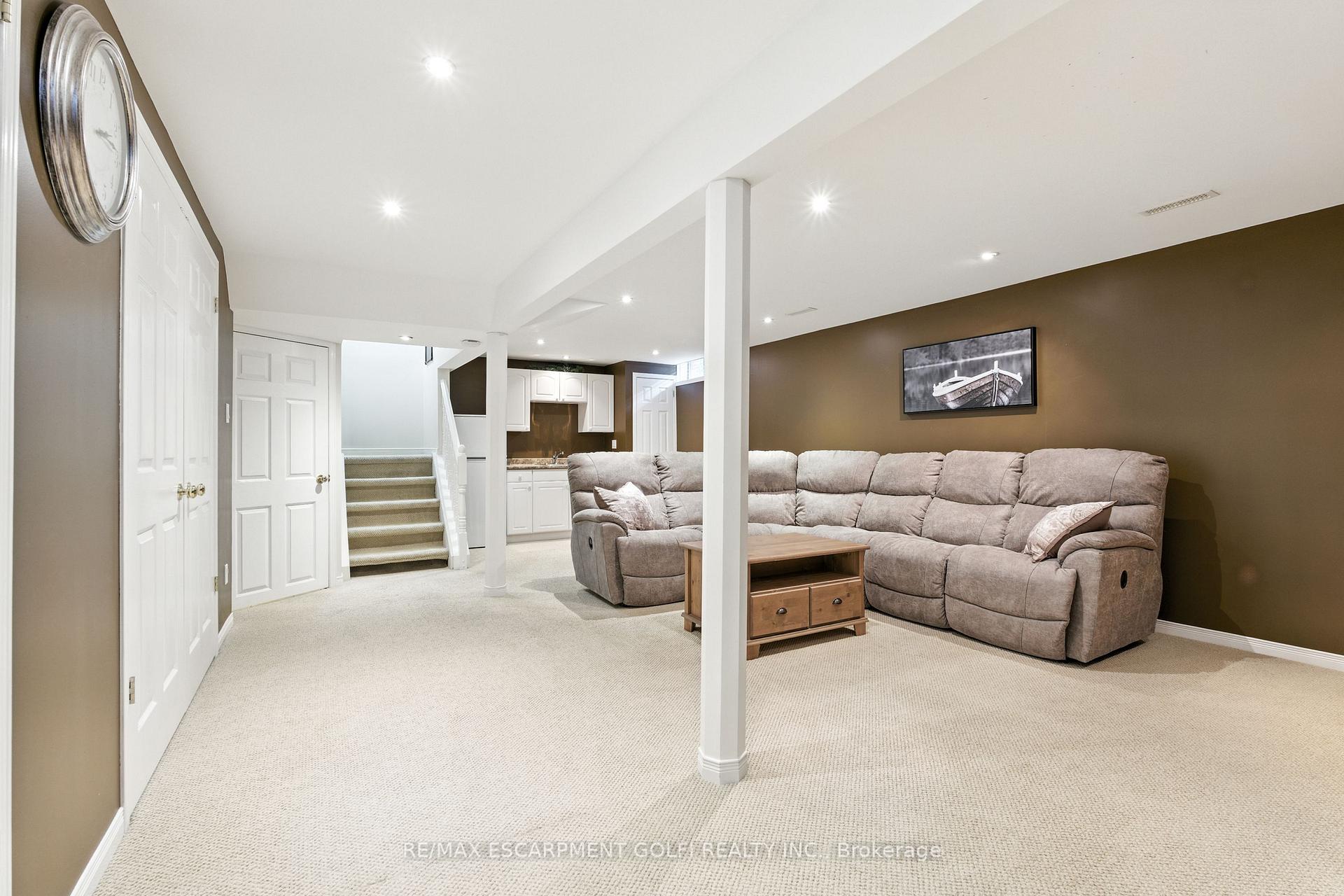 Photo 15 of 6 Lilac Court, Hamilton, Ancaster — HOMEH