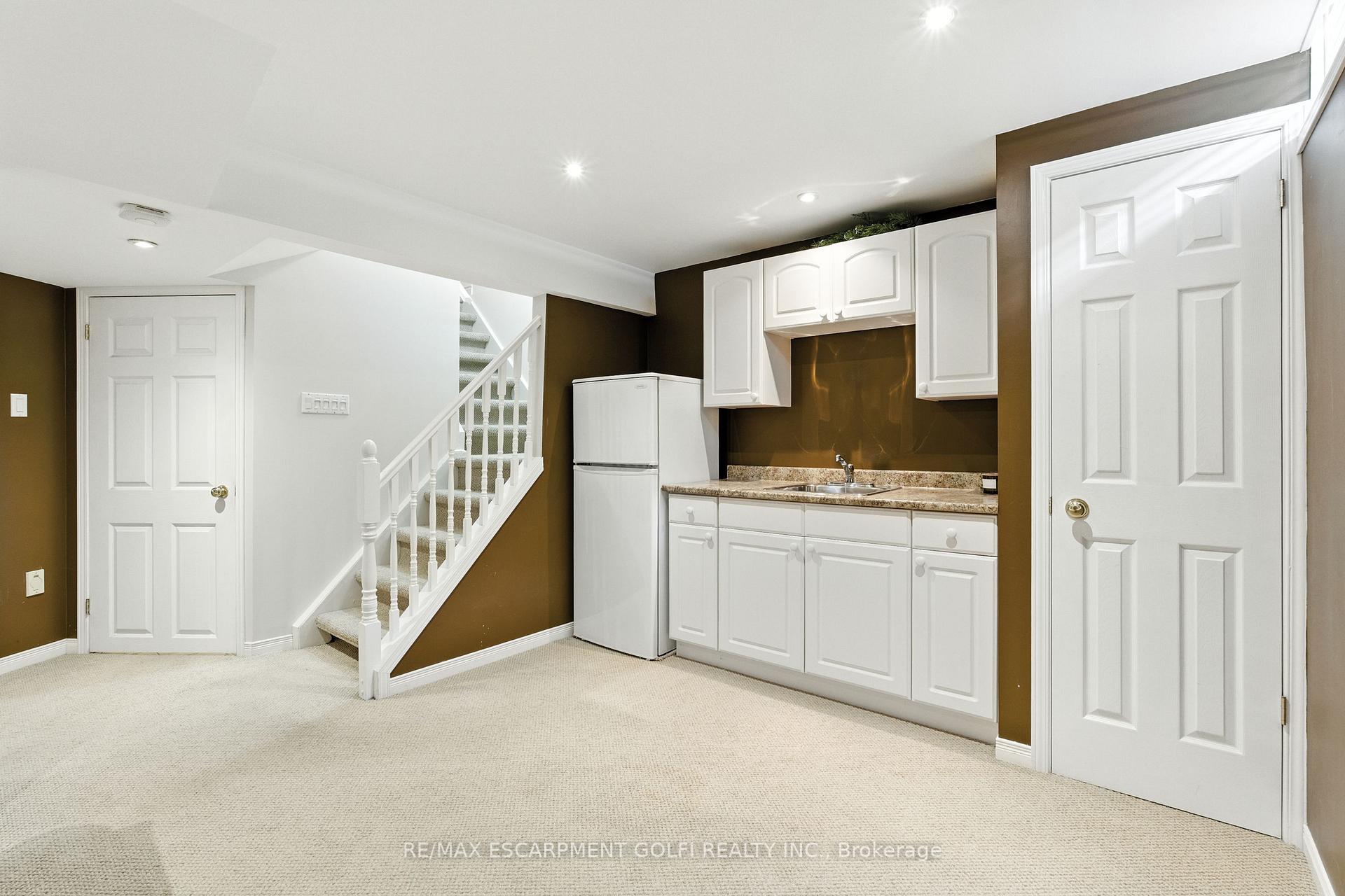Photo 18 of 6 Lilac Court, Hamilton, Ancaster — HOMEH