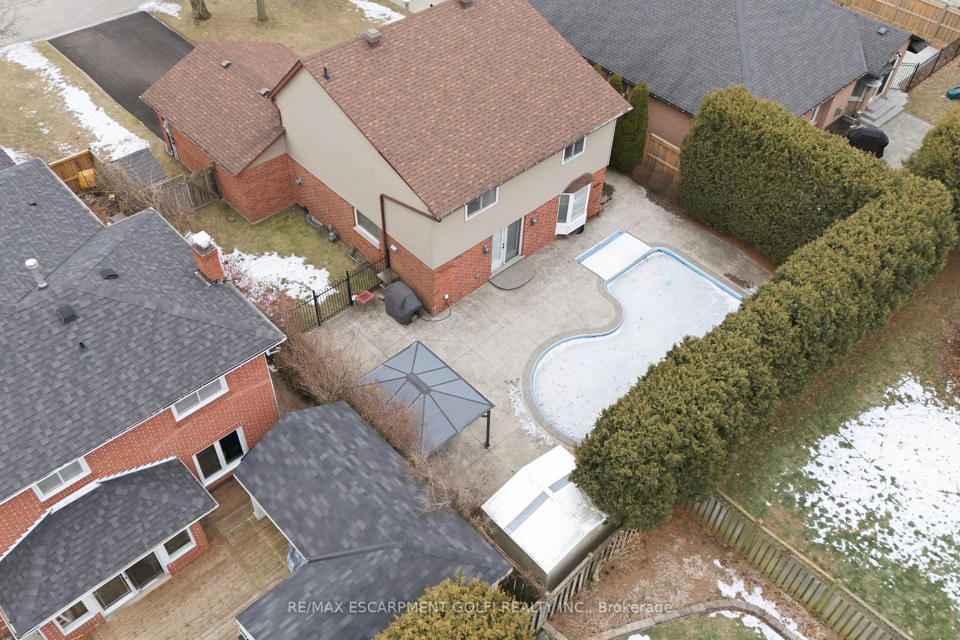 Photo 6 of 6 Lilac Court, Hamilton, Ancaster — HOMEH
