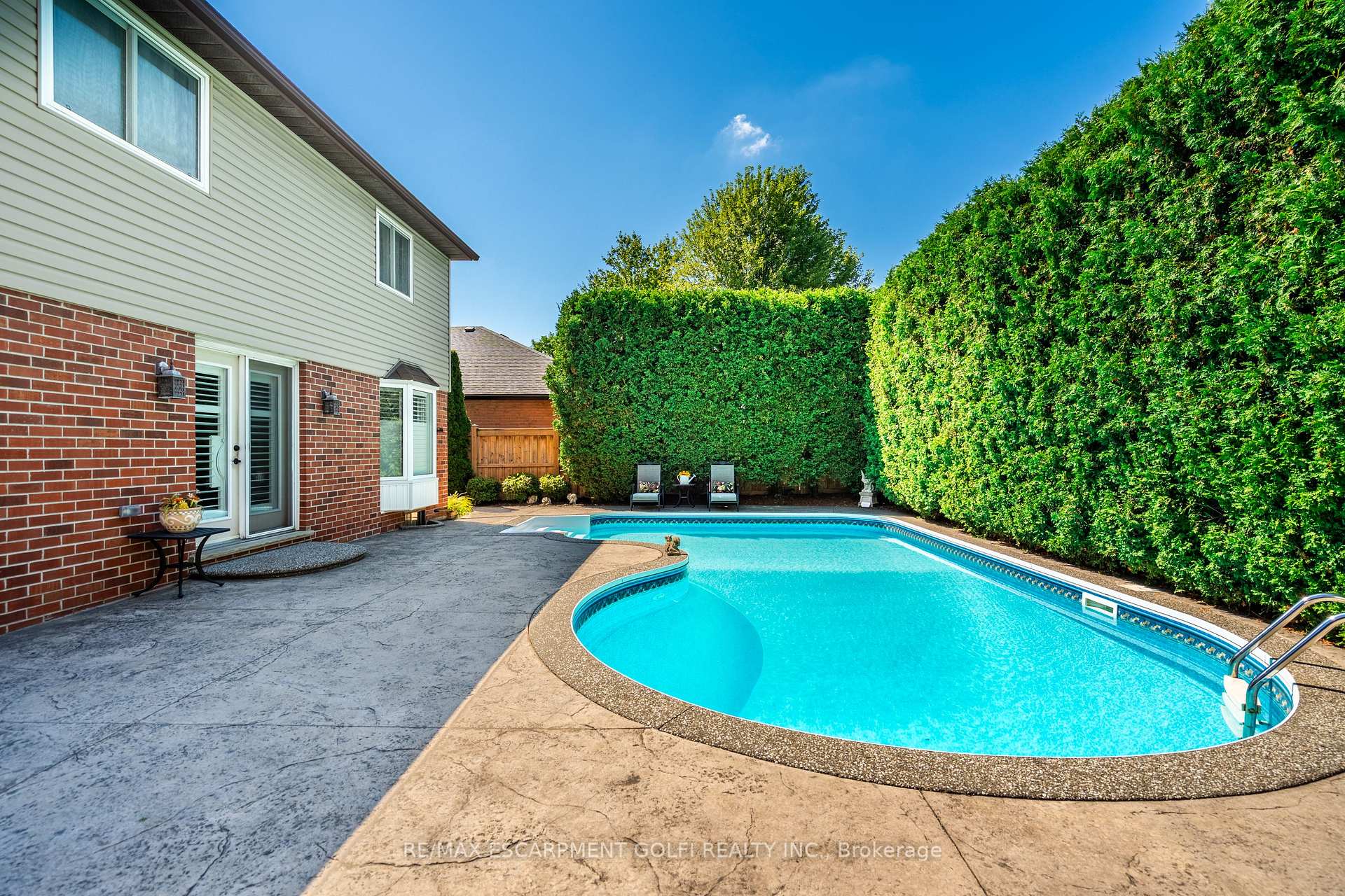 Photo 24 of 6 Lilac Court, Hamilton, Ancaster — HOMEH