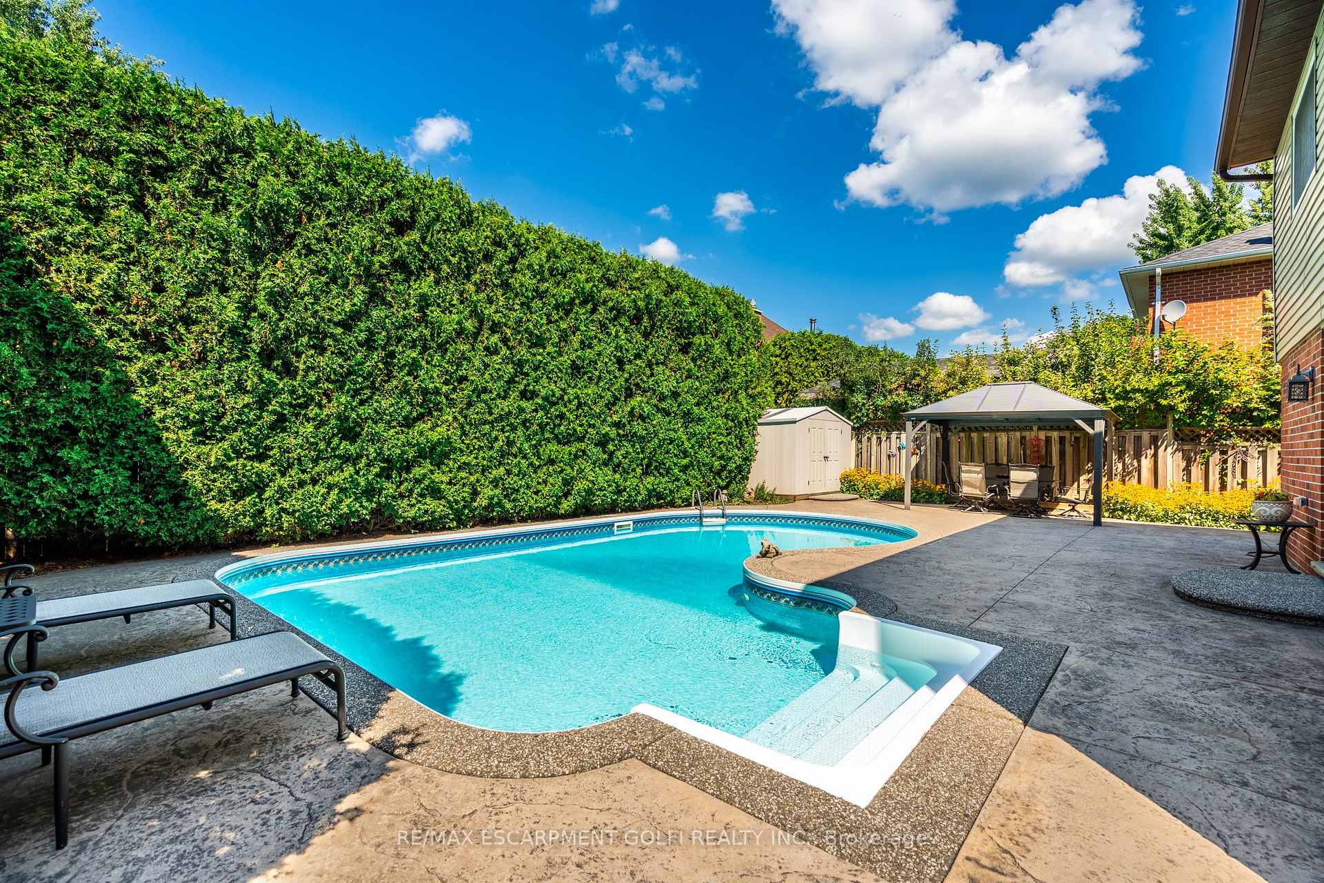 Photo 8 of 6 Lilac Court, Hamilton, Ancaster — HOMEH
