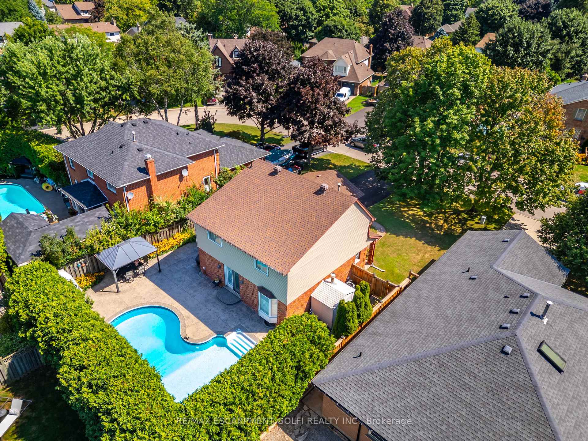 Photo 35 of 6 Lilac Court, Hamilton, Ancaster — HOMEH