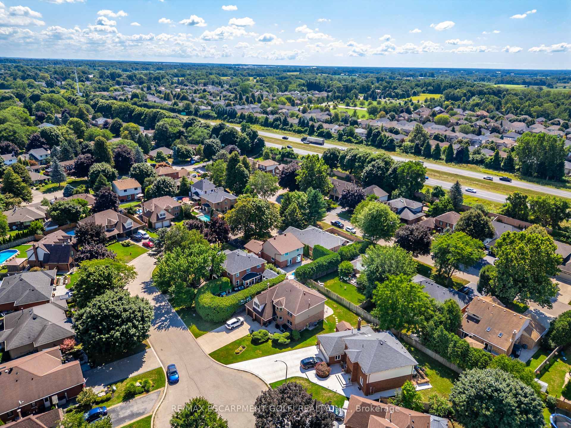 Photo 16 of 6 Lilac Court, Hamilton, Ancaster — HOMEH