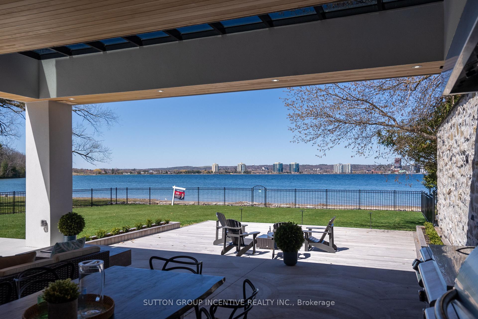 Photo 9 of 36 White Oaks Road, Barrie, South Shore — HOMEH