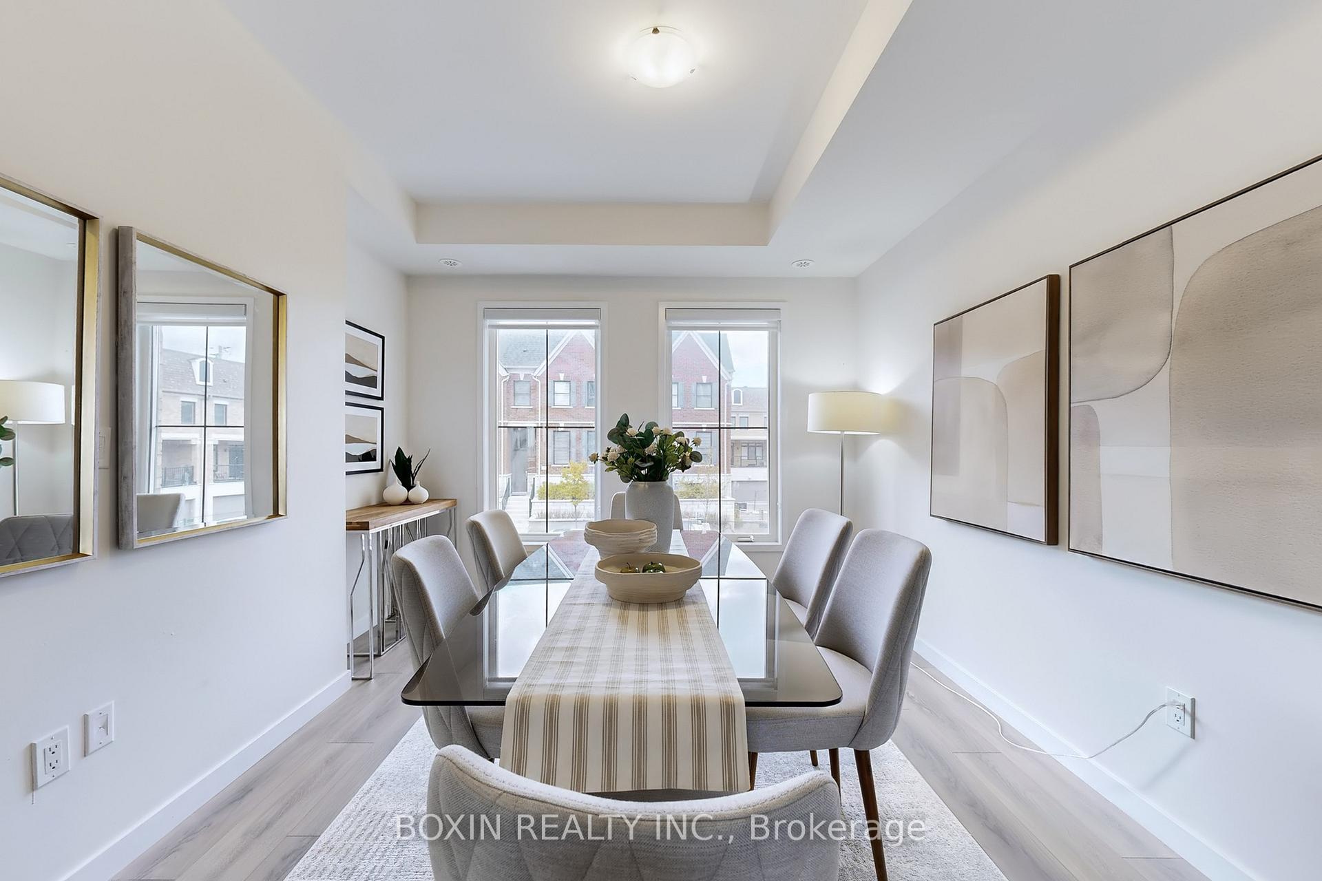Photo 11 of 30 Seacoasts Circle, Vaughan, Maple — HOMEH