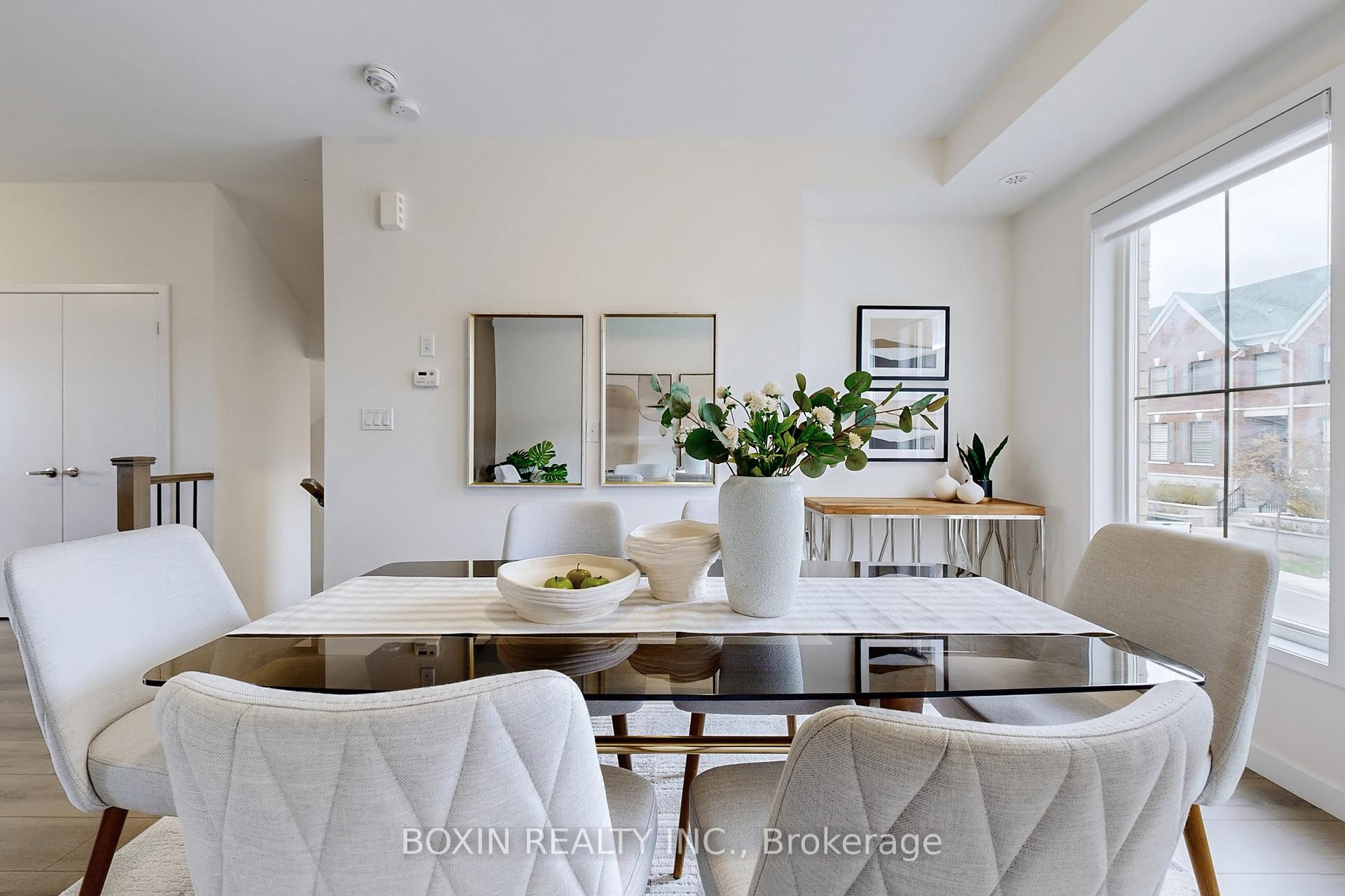 Photo 35 of 30 Seacoasts Circle, Vaughan, Maple — HOMEH