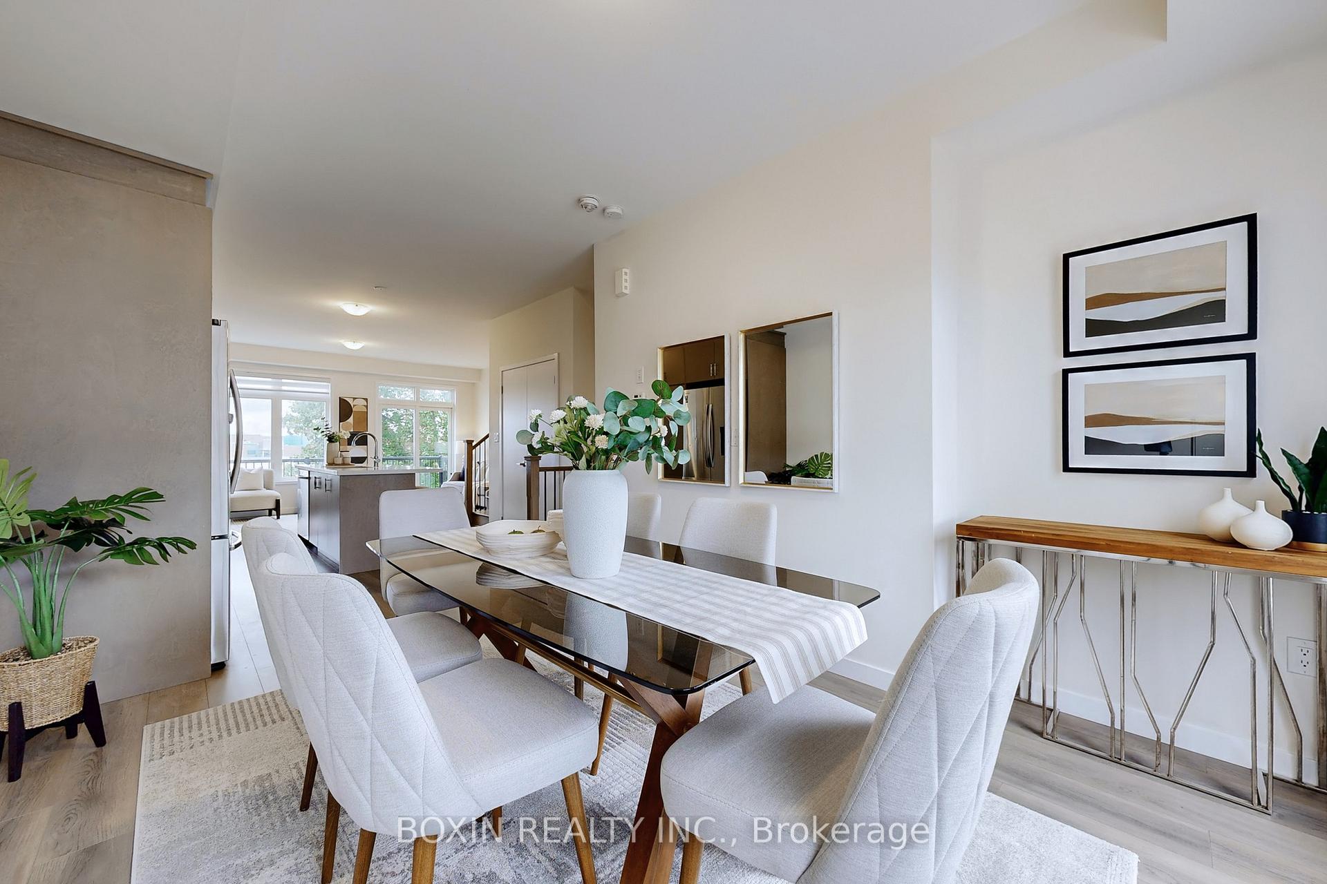Photo 19 of 30 Seacoasts Circle, Vaughan, Maple — HOMEH