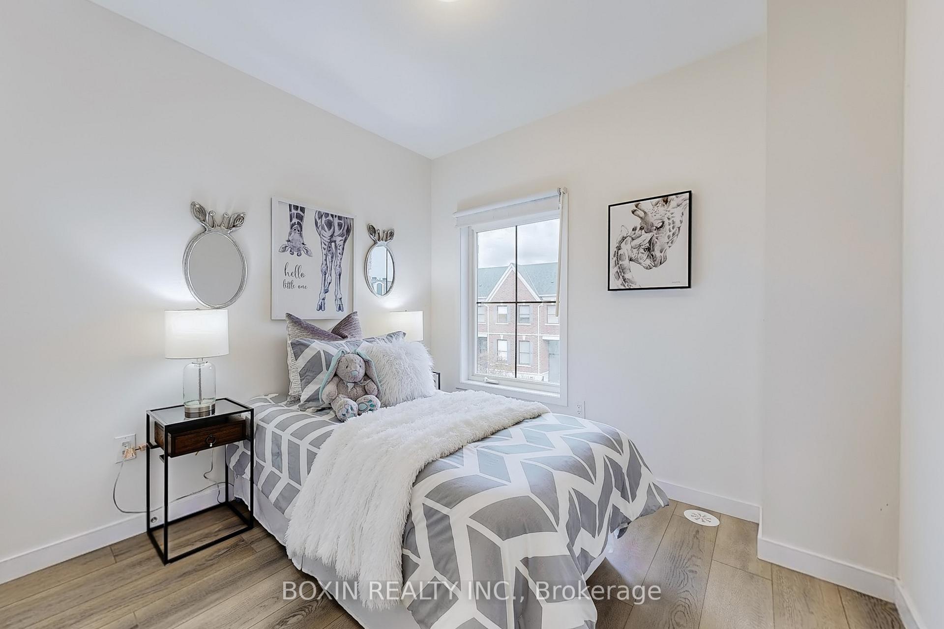 Photo 33 of 30 Seacoasts Circle, Vaughan, Maple — HOMEH