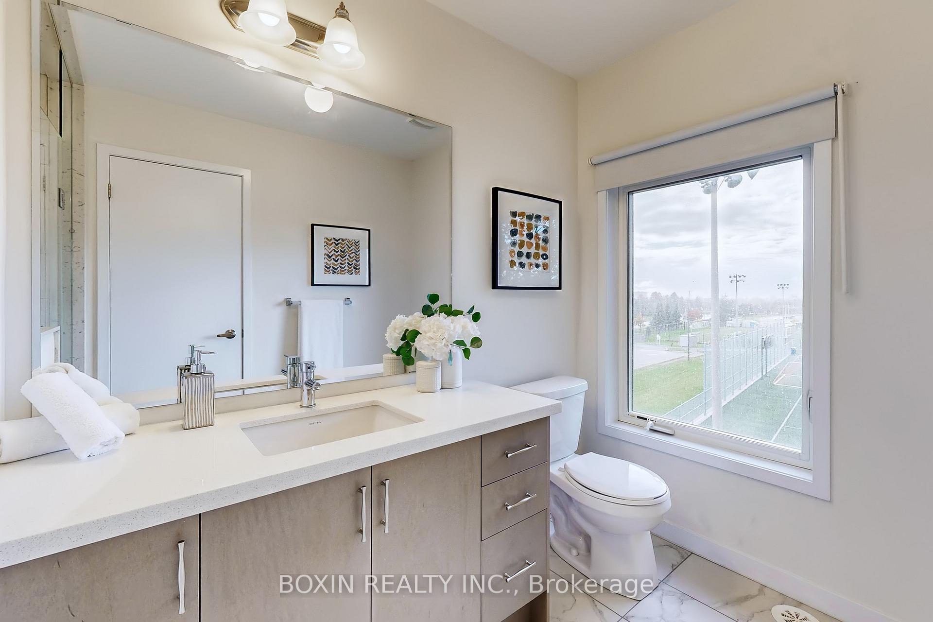 Photo 39 of 30 Seacoasts Circle, Vaughan, Maple — HOMEH