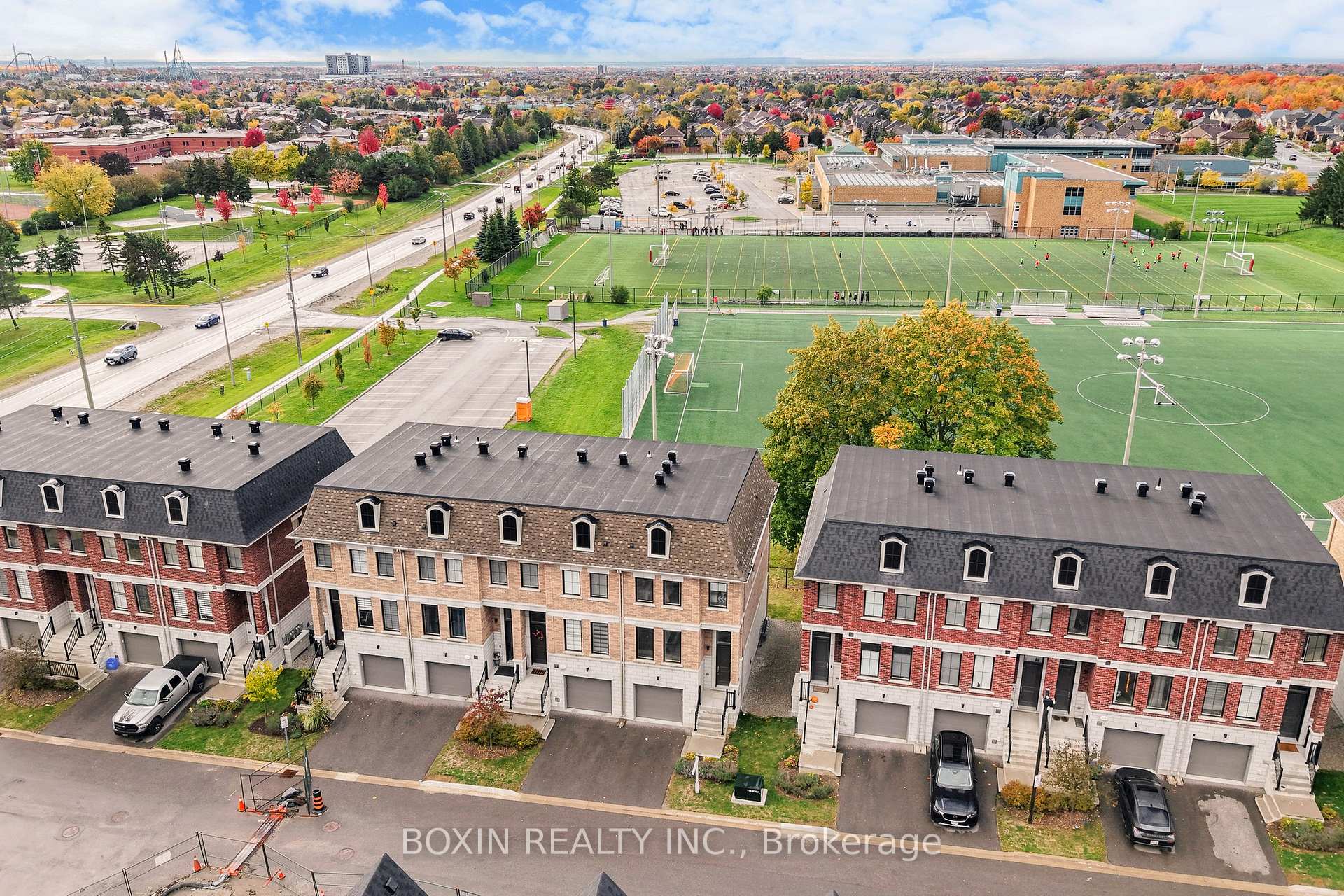 Photo 40 of 30 Seacoasts Circle, Vaughan, Maple — HOMEH