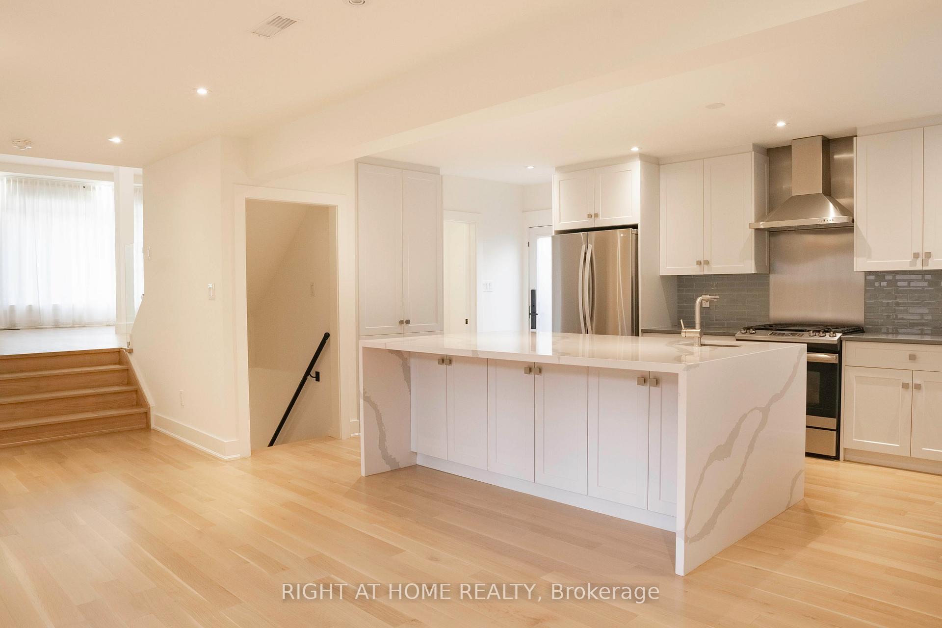 Photo 9 of 34 Wildrose Crescent, Markham, Bayview Glen — HOMEH