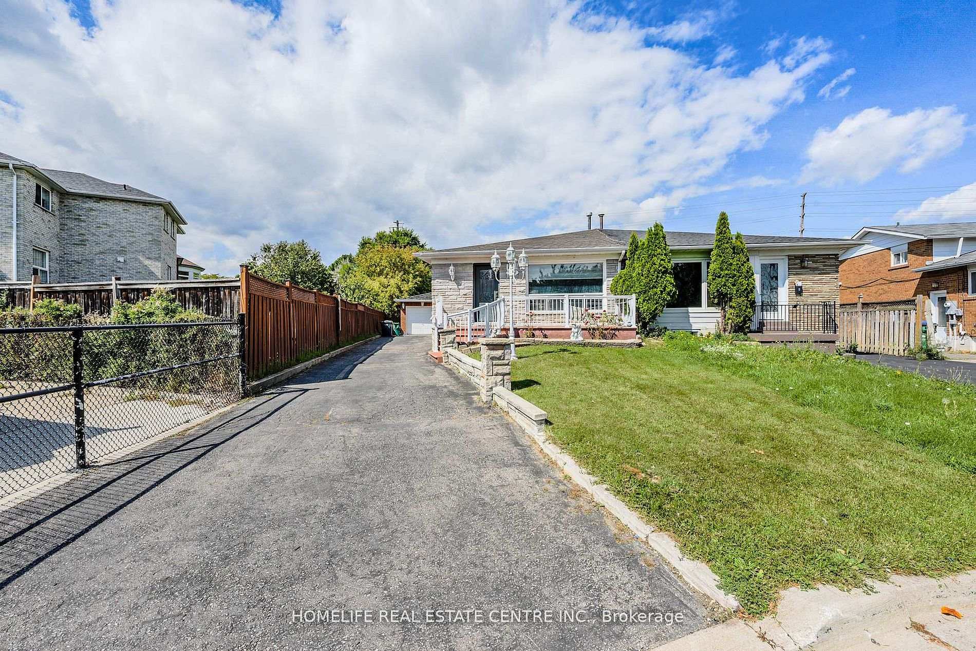 Photo 5 of 78 Northwood Drive, Brampton, Northwood Park — HOMEH