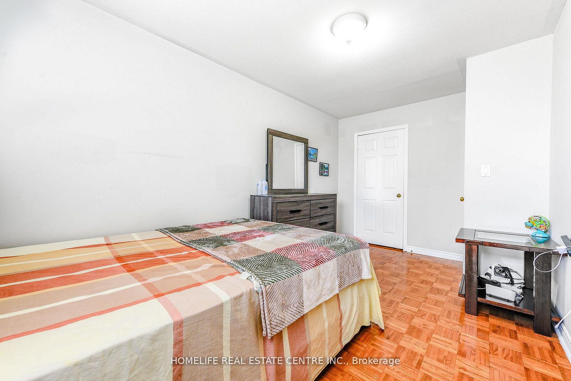 Photo 10 of 78 Northwood Drive, Brampton, Northwood Park — HOMEH