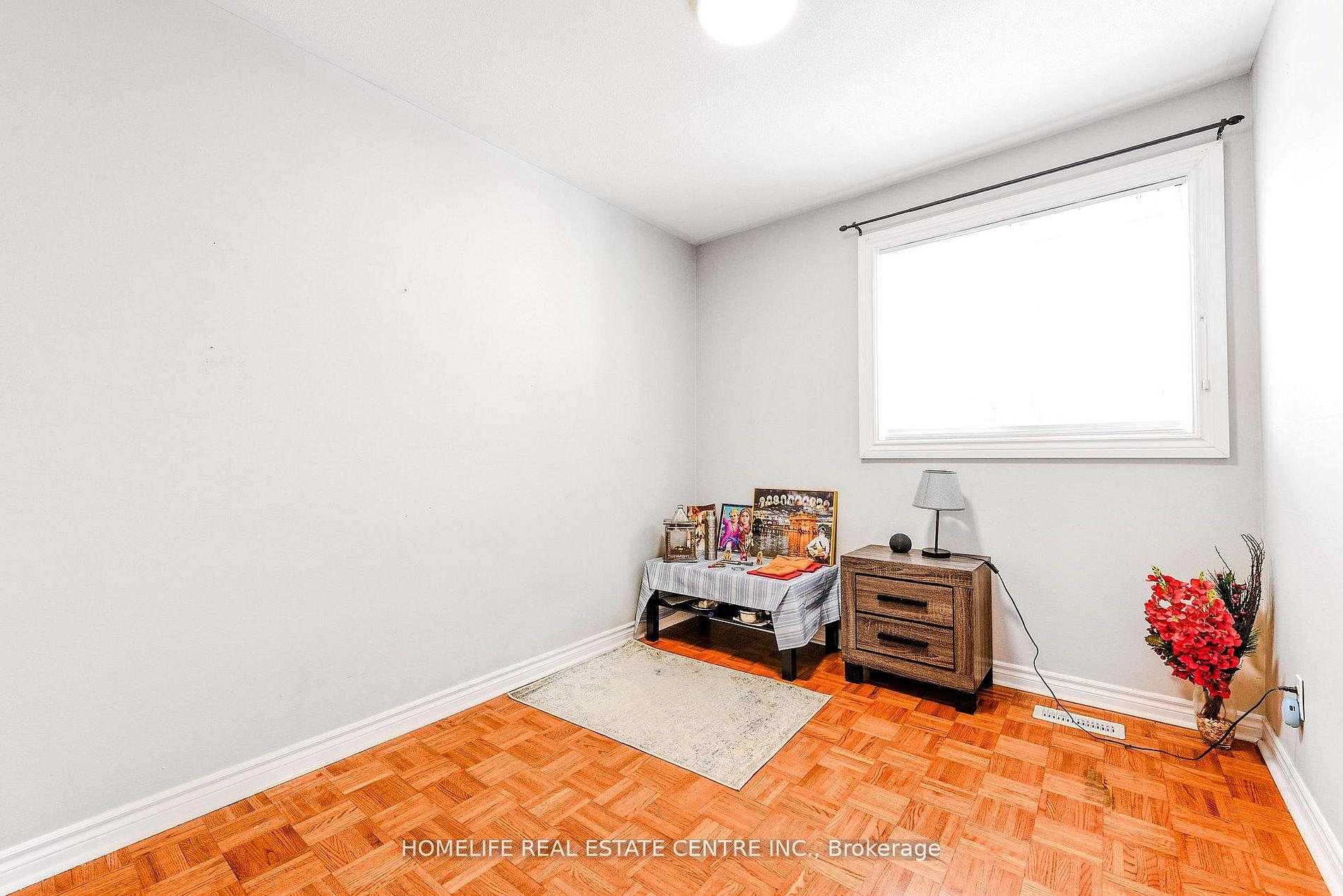 Photo 15 of 78 Northwood Drive, Brampton, Northwood Park — HOMEH