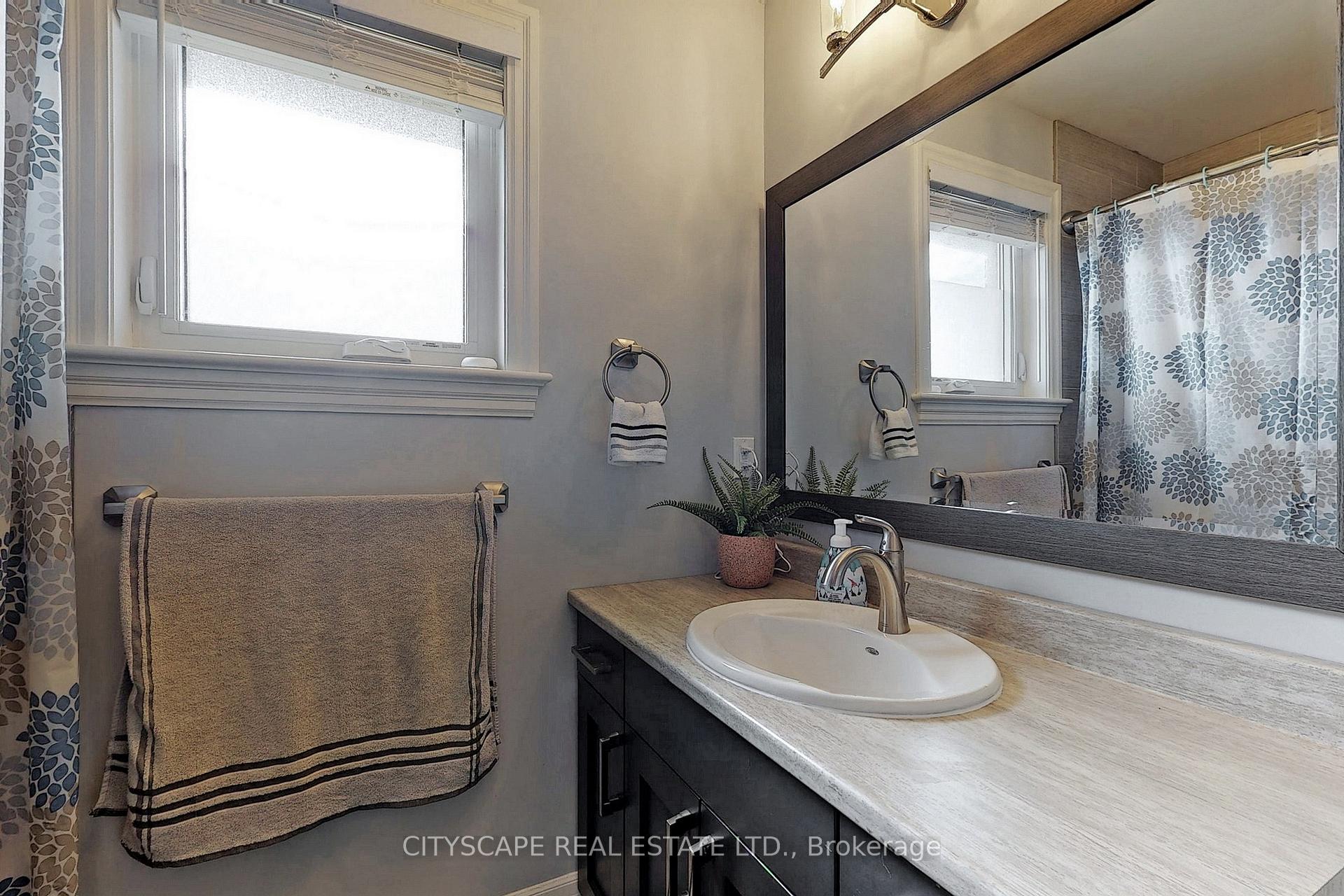 Photo 19 of 52 Crews Crescent, Quinte West, Murray Ward — HOMEH
