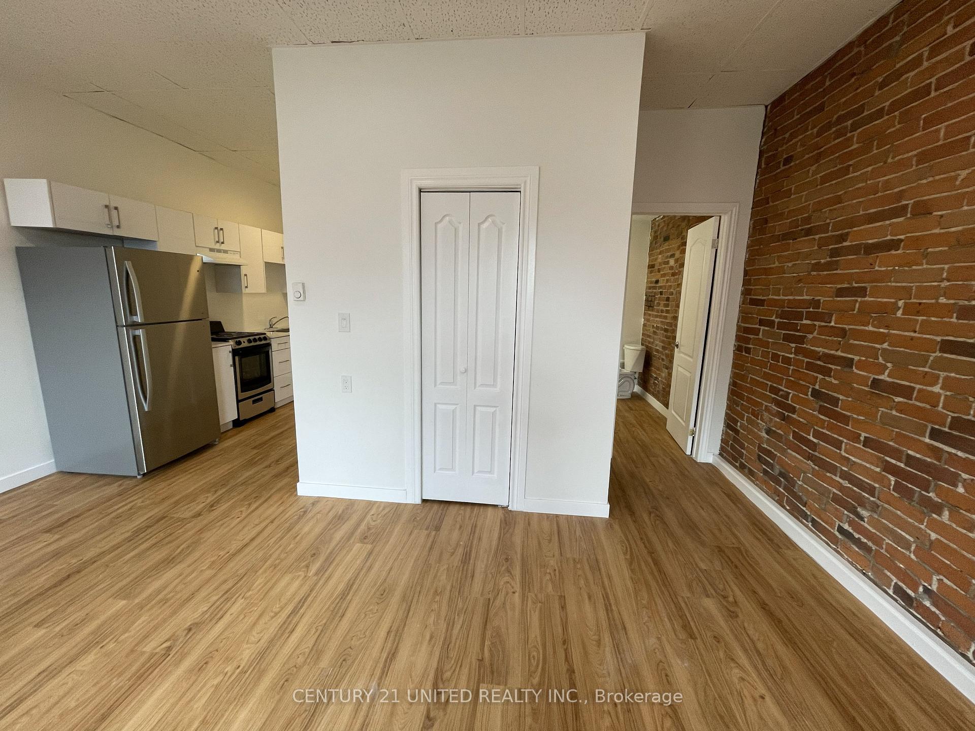 Photo 10 of Unit 5, 174.5 Hunter Street W, Peterborough, Town Ward 3 — HOMEH
