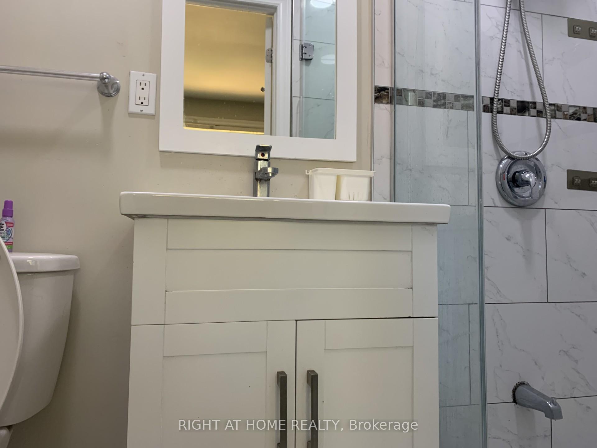 Photo 7 of 26 Arrowflight Drive, Markham, Bullock — HOMEH