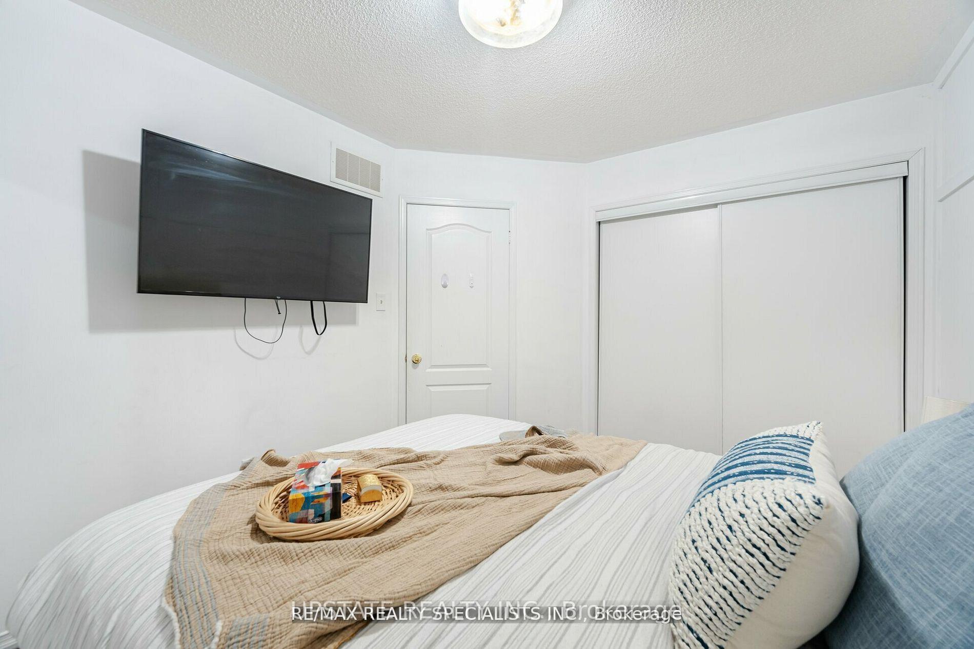 Photo 17 of 76 Thunderbird Trail, Brampton, Sandringham-Wellington North — HOMEH