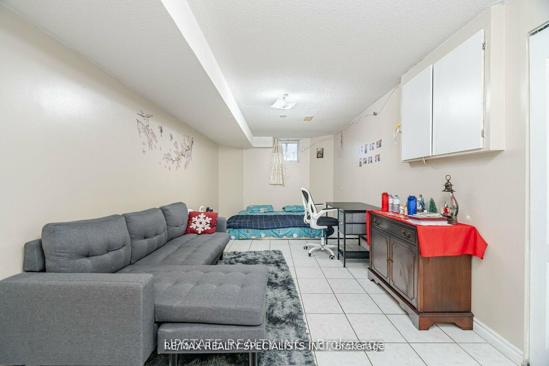 Photo 30 of 76 Thunderbird Trail, Brampton, Sandringham-Wellington North — HOMEH