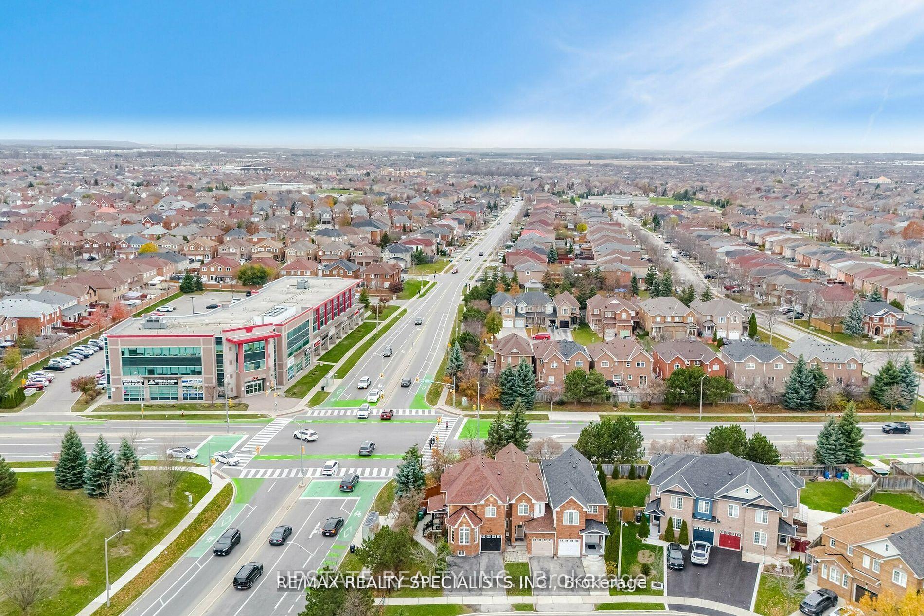 Photo 36 of 76 Thunderbird Trail, Brampton, Sandringham-Wellington North — HOMEH