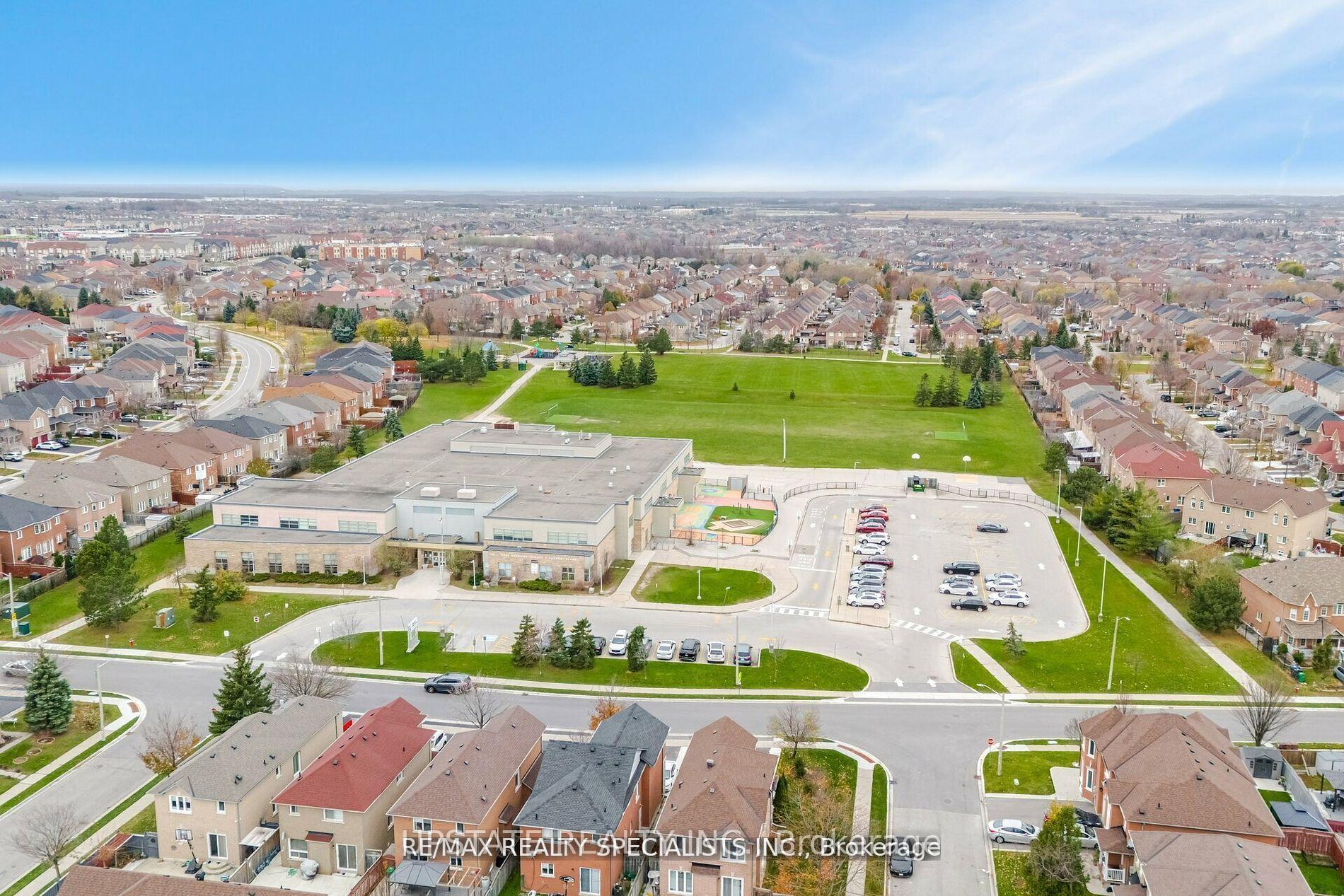 Photo 29 of 76 Thunderbird Trail, Brampton, Sandringham-Wellington North — HOMEH