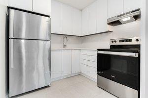 Front of Unit 904, 101 Roehampton Avenue