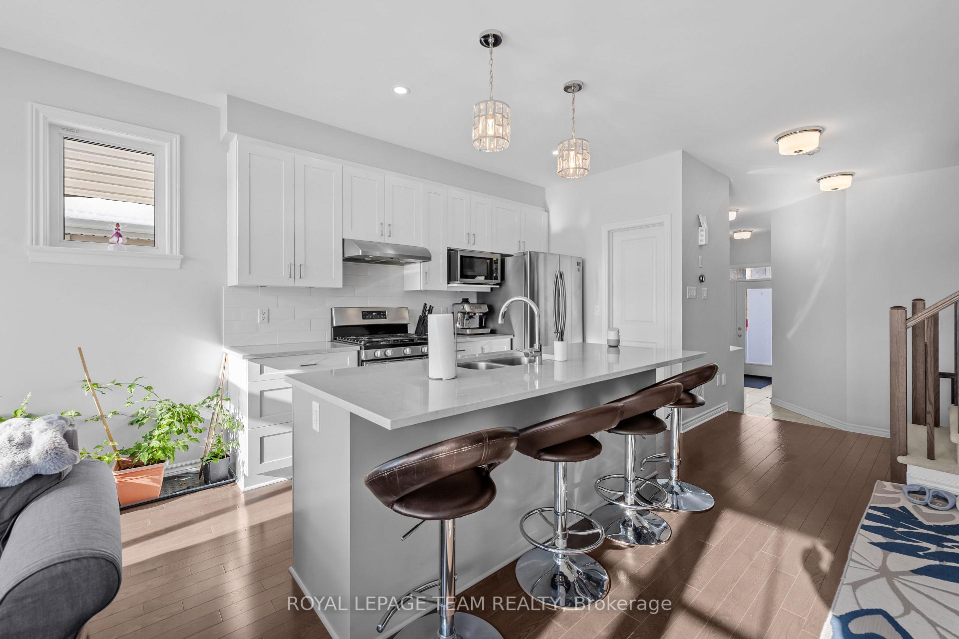 Photo 6 of 560 Jackdaw Avenue, Ottawa, Barrhaven - Half Moon Bay — HOMEH