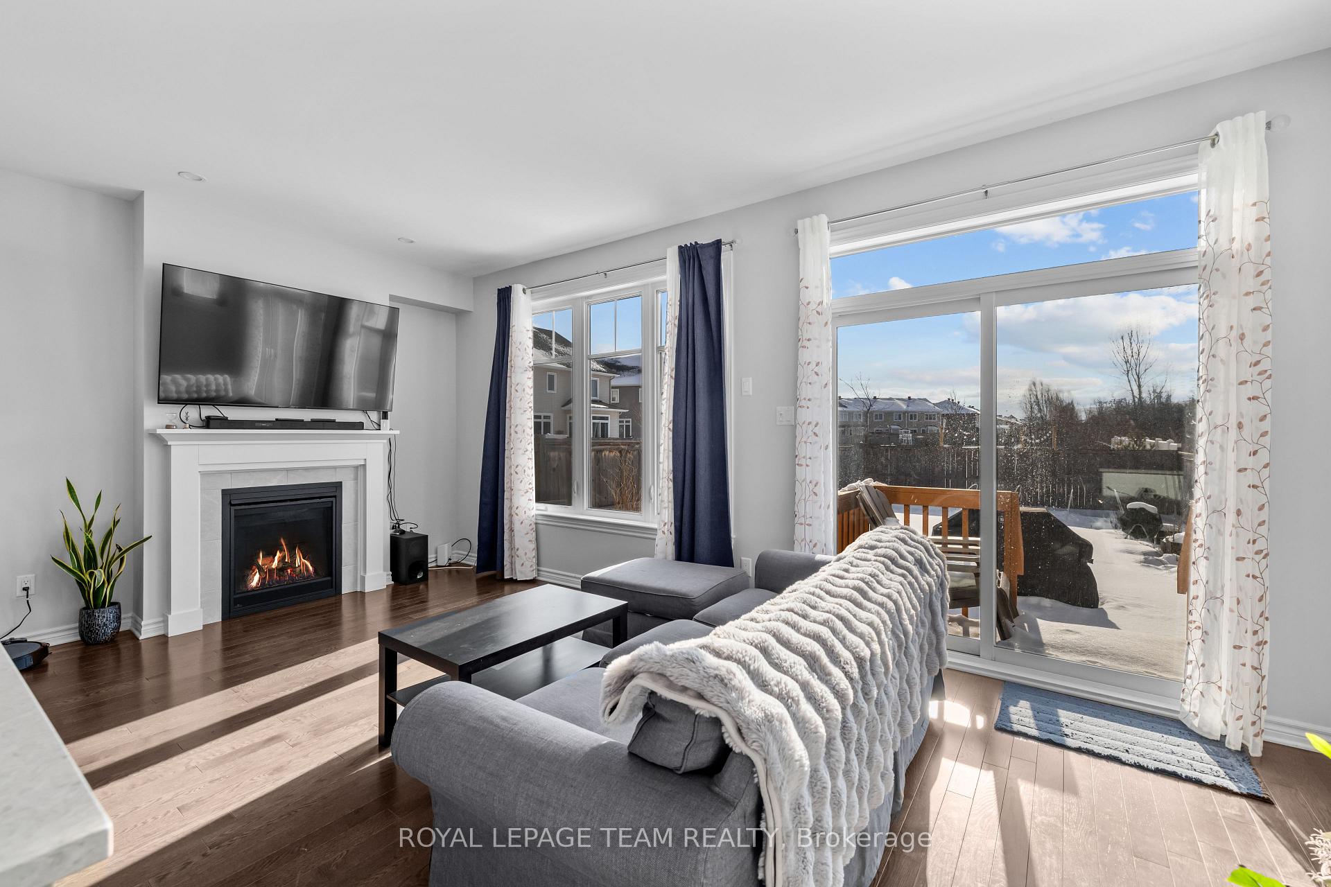 Photo 8 of 560 Jackdaw Avenue, Ottawa, Barrhaven - Half Moon Bay — HOMEH